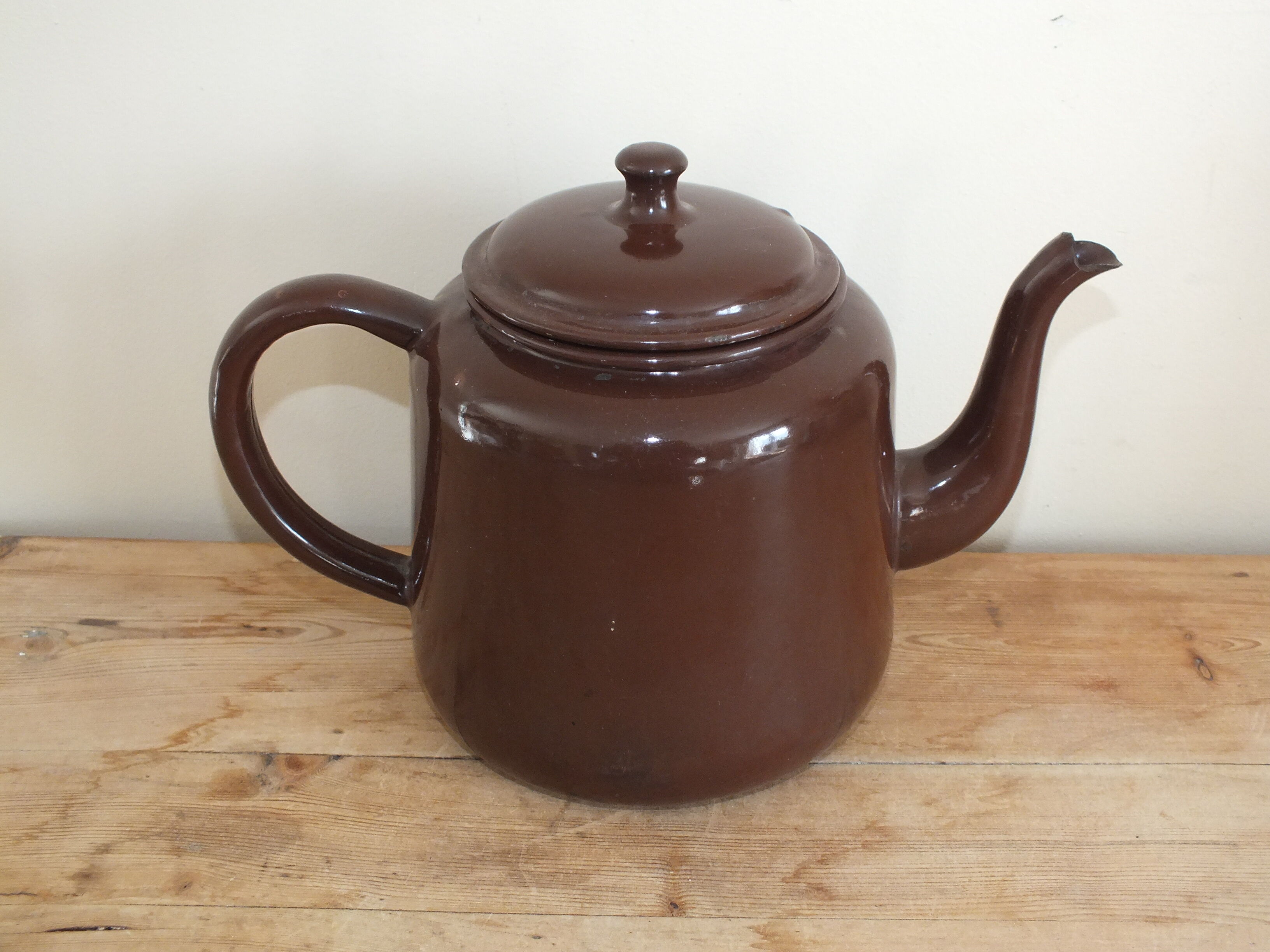 Brown enamelled coffee maker