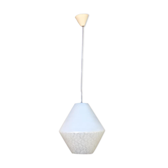 Conical white opaline suspension with a lower part with engraved patterns