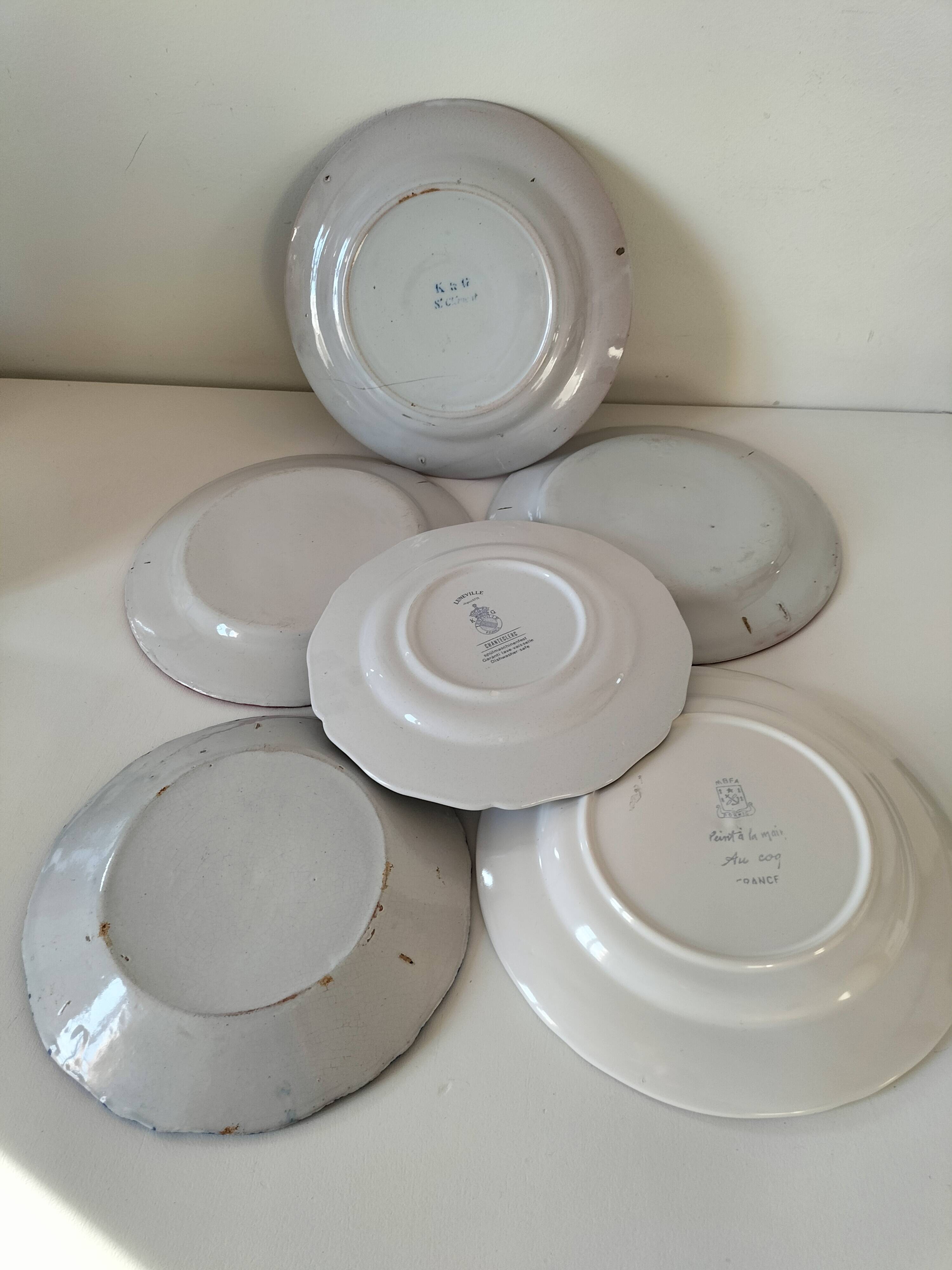 Rooster plates & baskets, earthenware in the spirit of a French bistro.