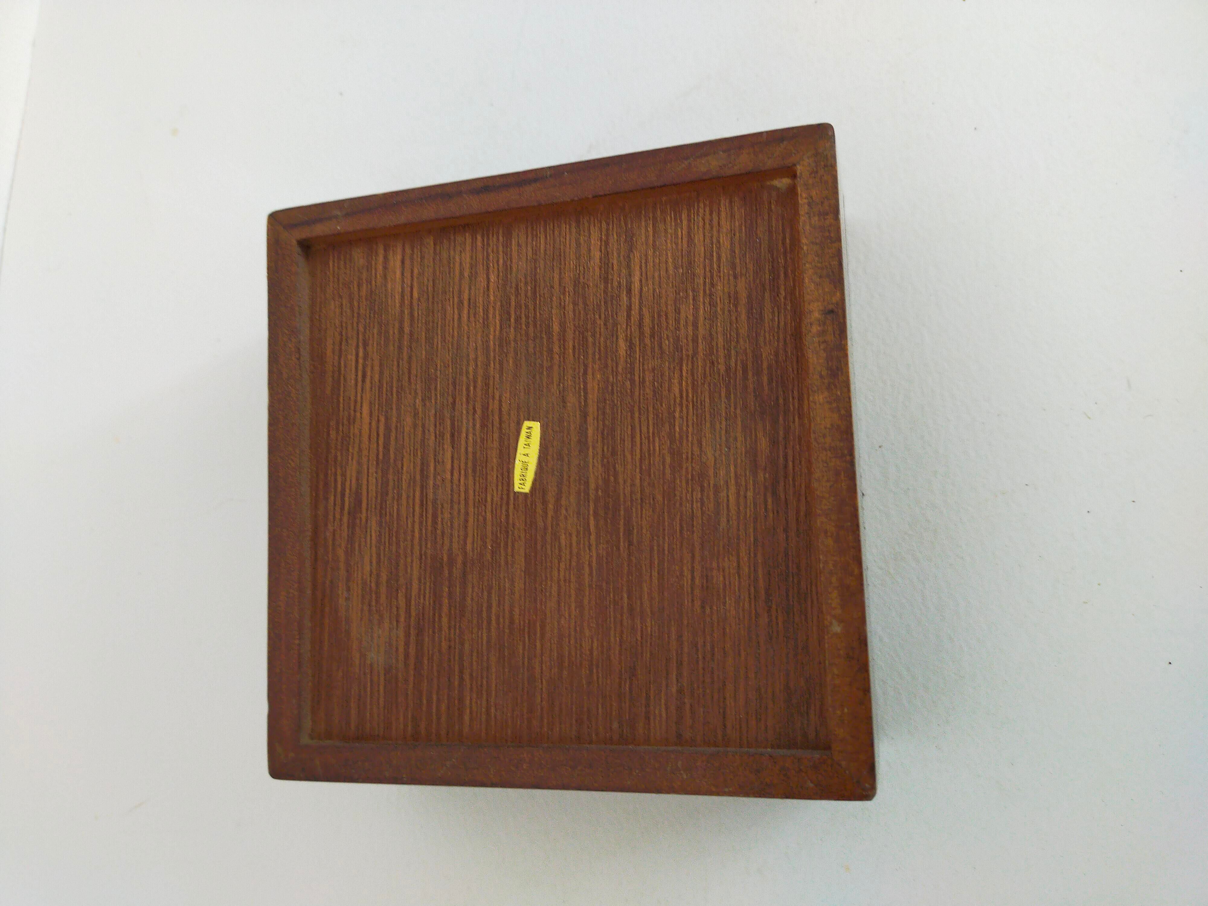 Asian wooden coaster in box