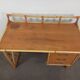 Bureau et sa chaise en rotin