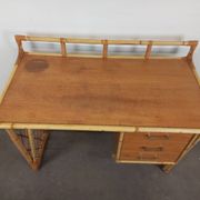 Bureau et sa chaise en rotin