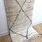 Moroccan Berber carpet Beni Ouarain corridor with black diamonds 2,9x0.9m