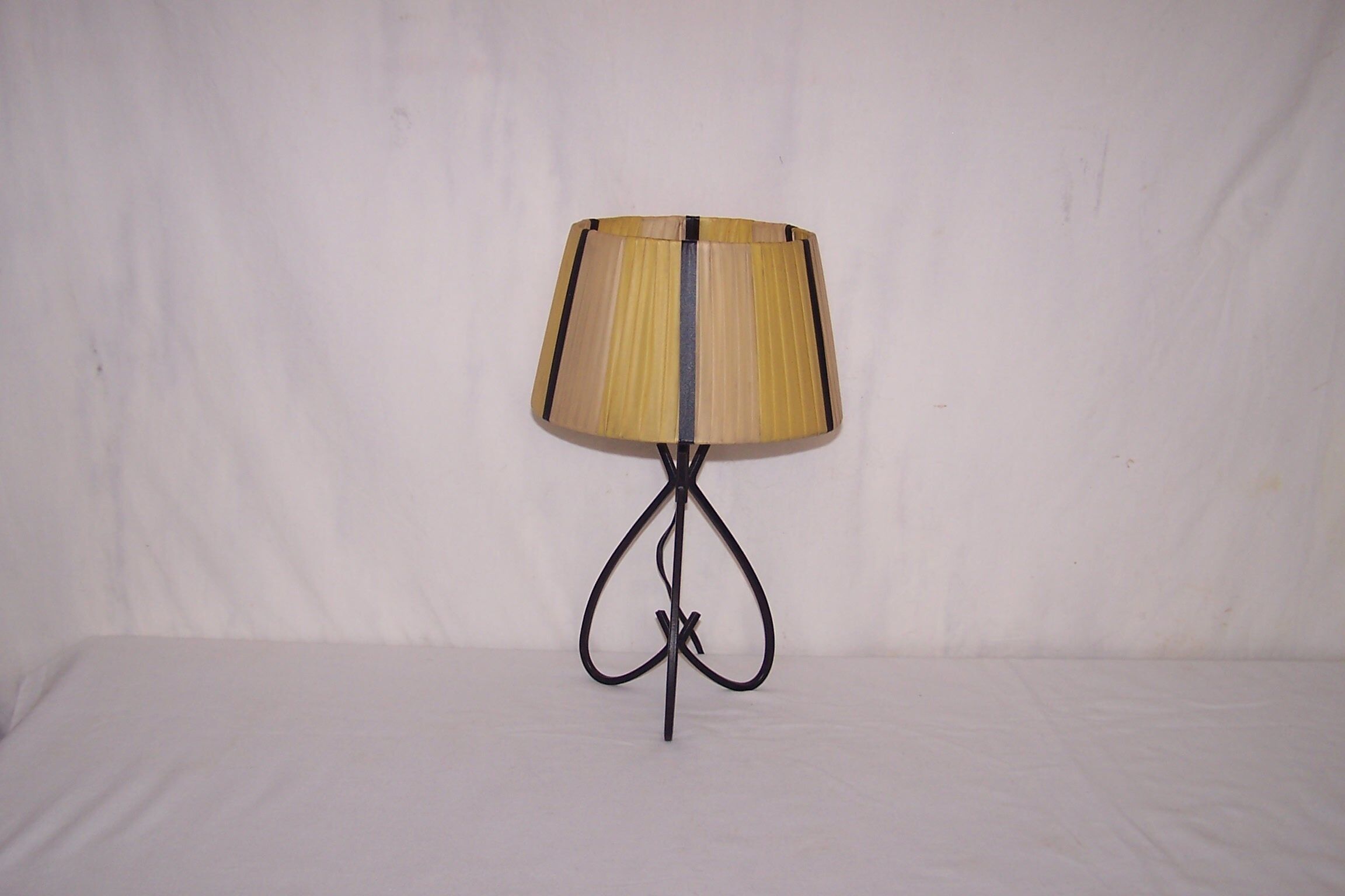 Lampe tripode années 50
