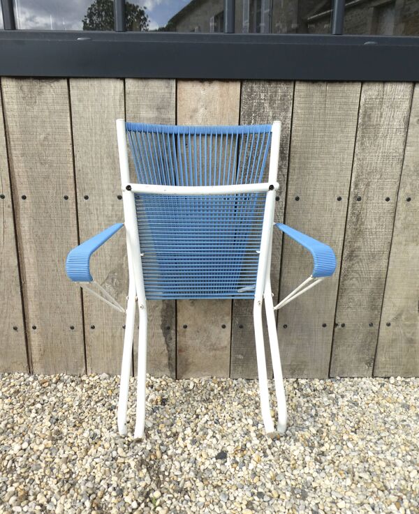 Fauteuil pliant en métal et scoubidou bleu