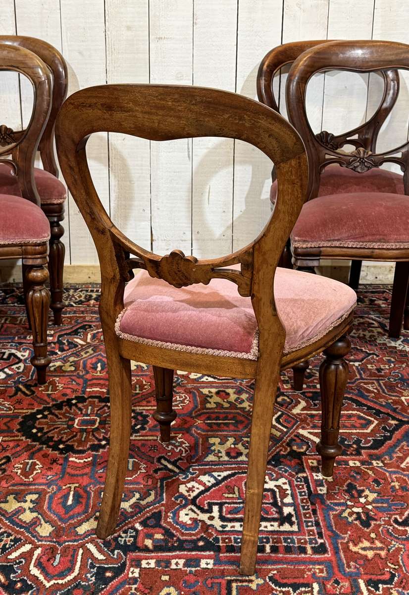 Suite de 8 chaises anglaises en acajou de style Victorien