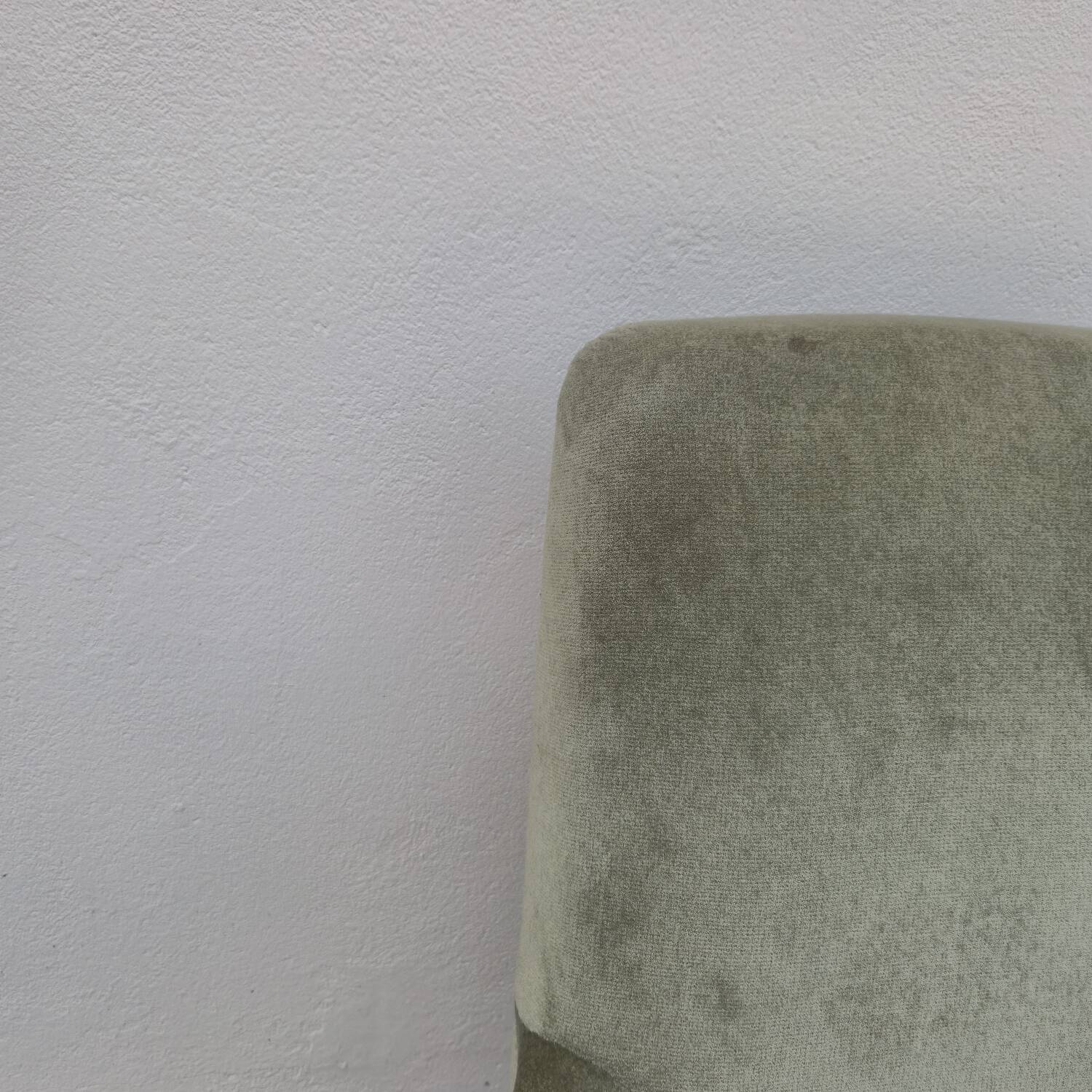 Napoleon III period velvet toad armchair, 19th century