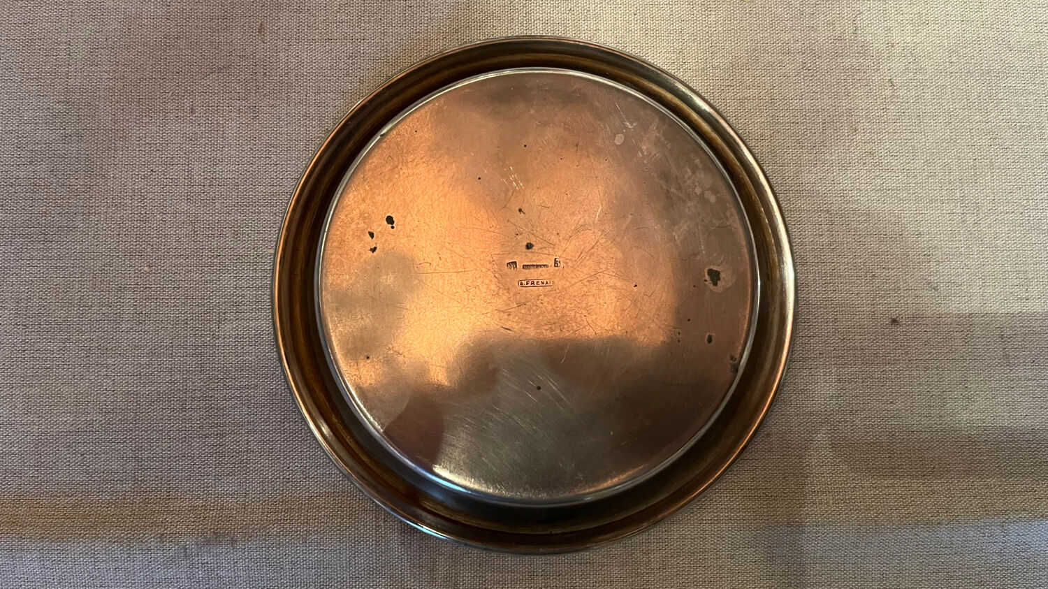 Paire de dessous de bouteilles vintage