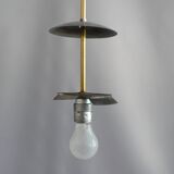 Une paire de grandes lampes sphériques Art Déco avec abat-jour en verre opale et douilles chromées - Bauhaus - 1930-1940