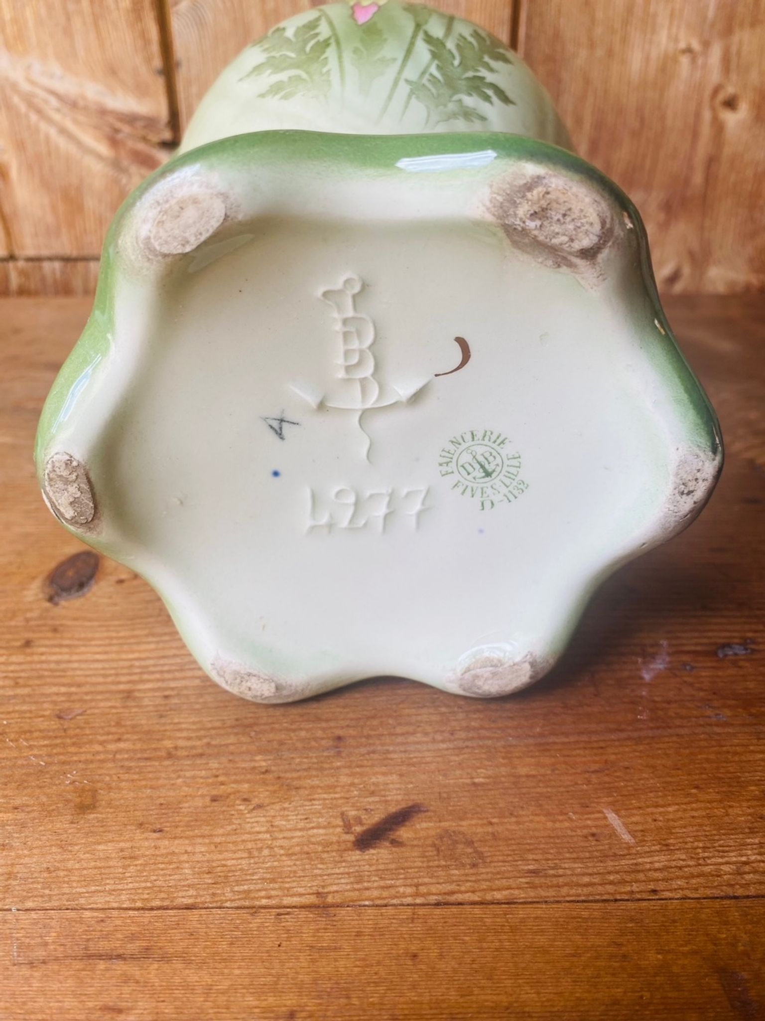 Art Nouveau vase by Gustave de Bruyn Fives of Lille