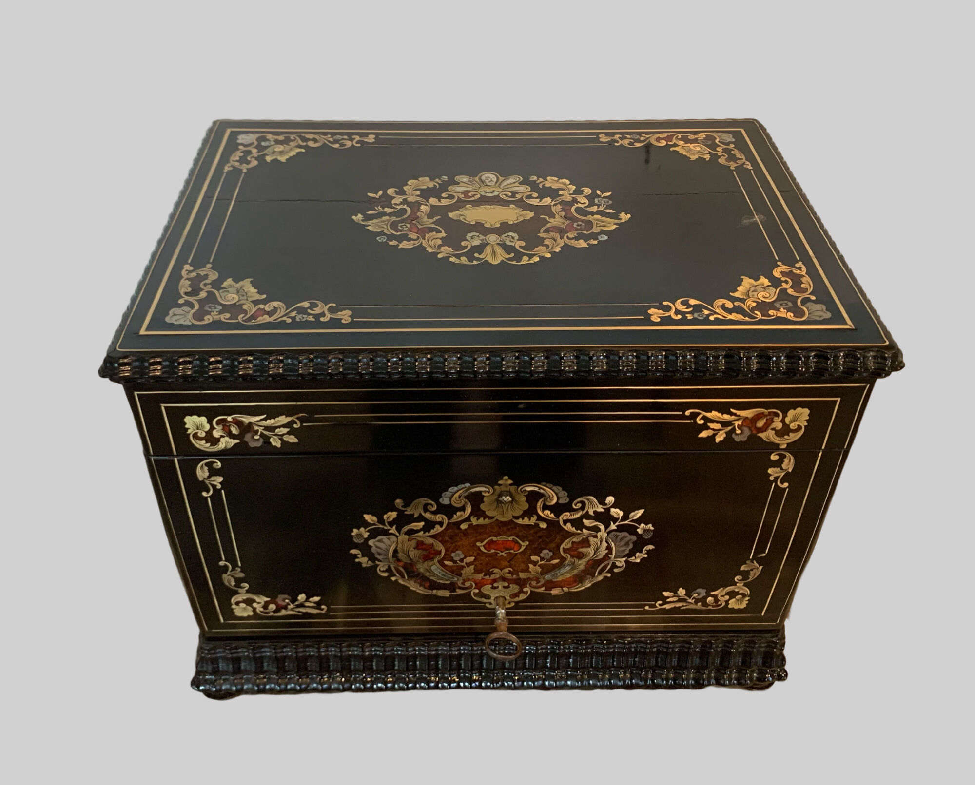 Complete liquor cellar Boulle Box Napoleon III Box Marquetry XIX century