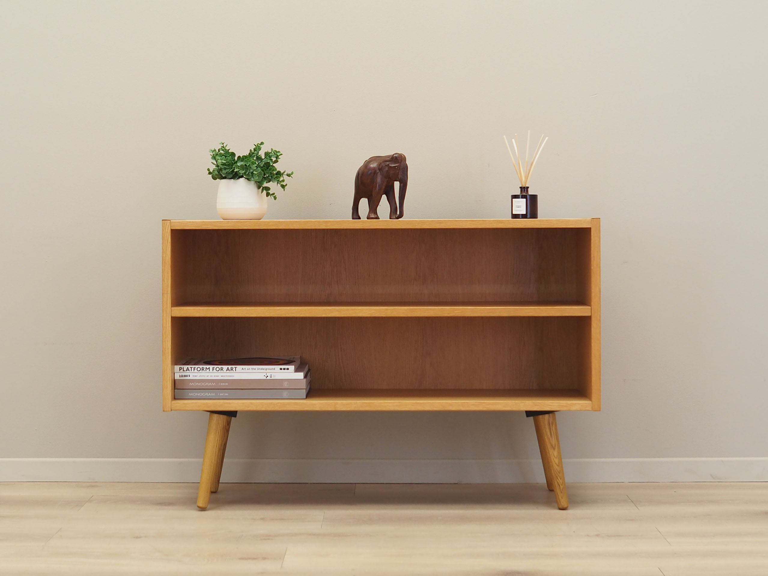 Bibliothèque en frêne, design danois, années 1970, Danemark