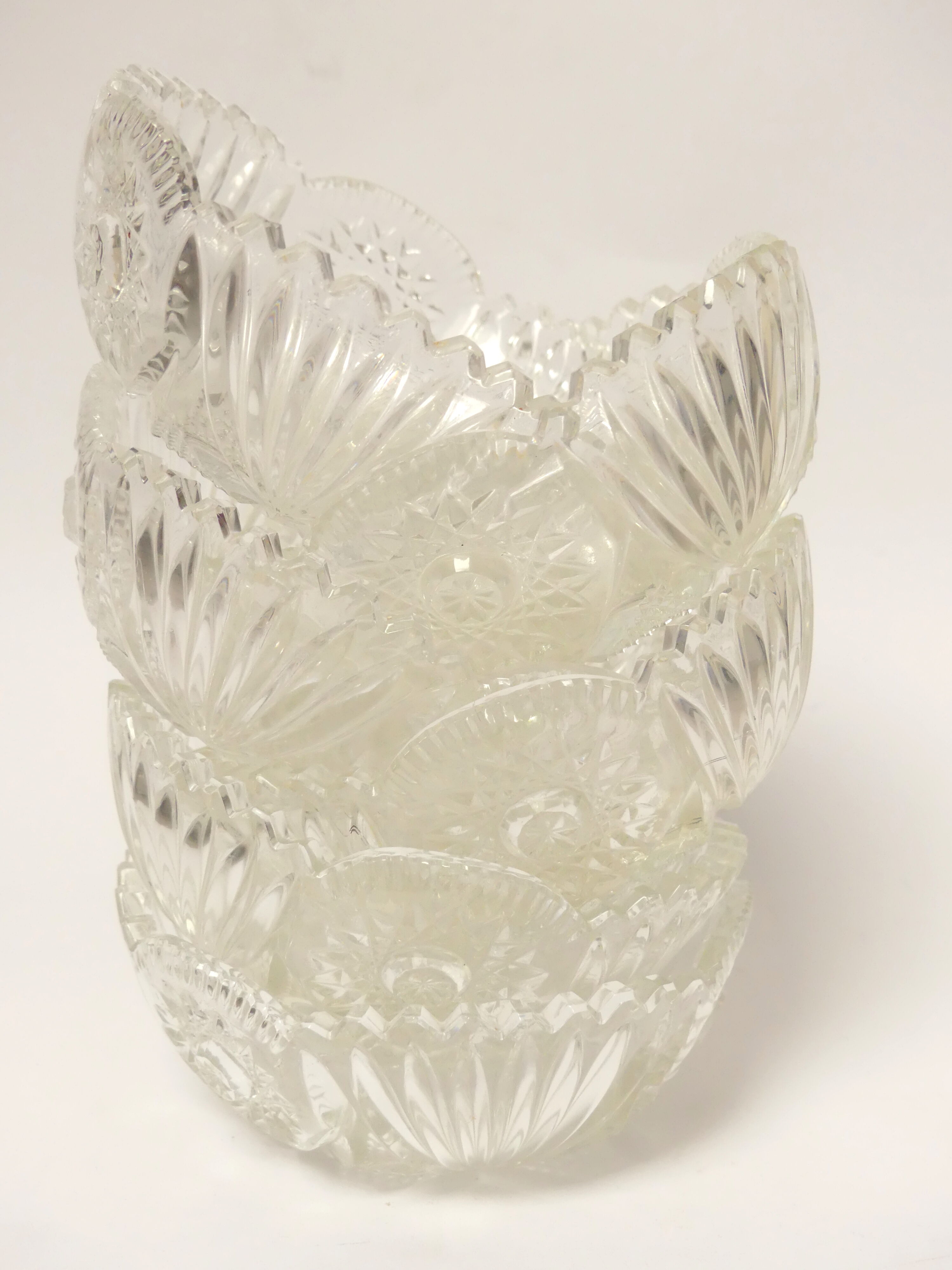 6 cups in chiseled glass