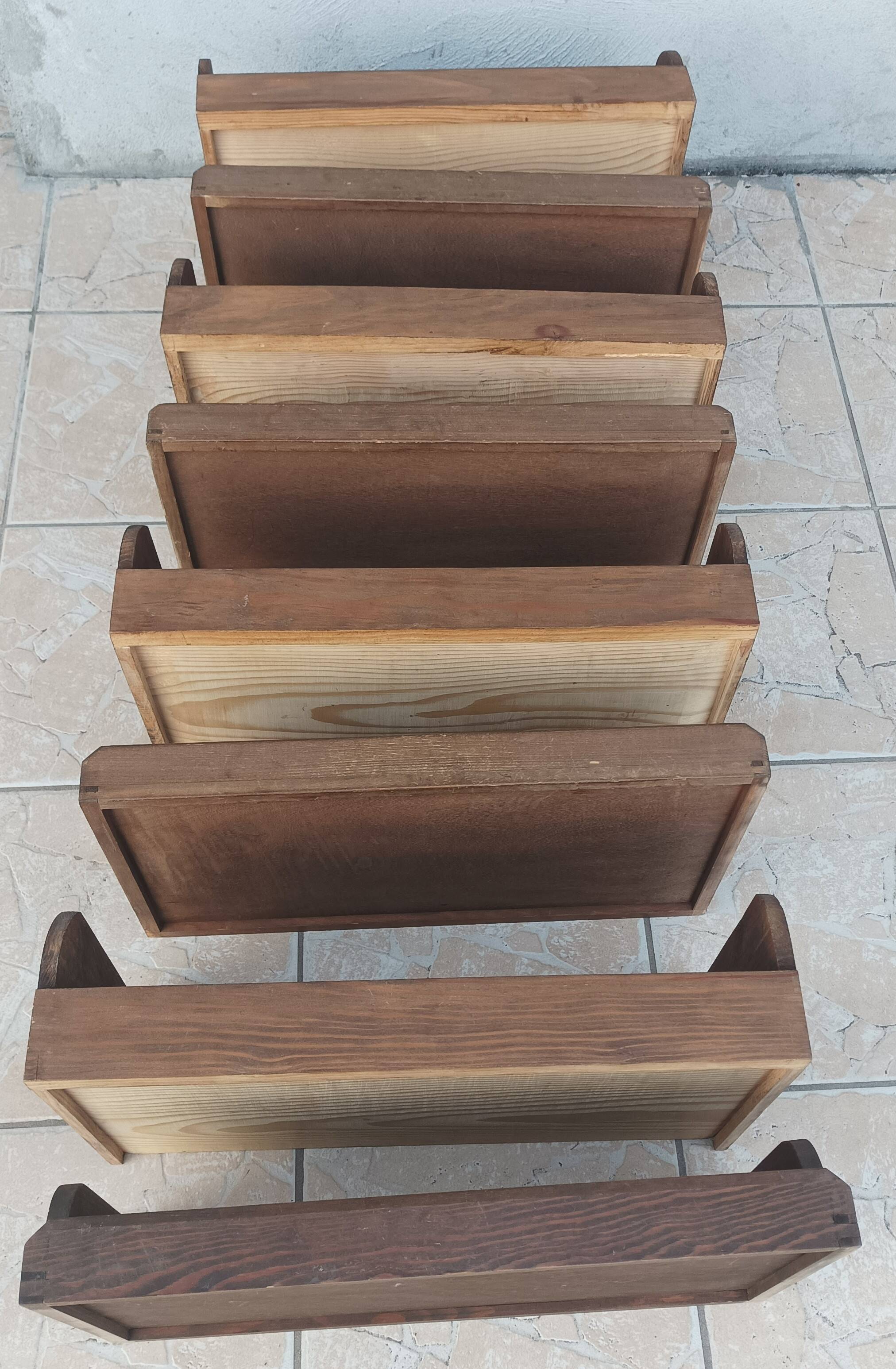 Standing man Louis XIII in oak