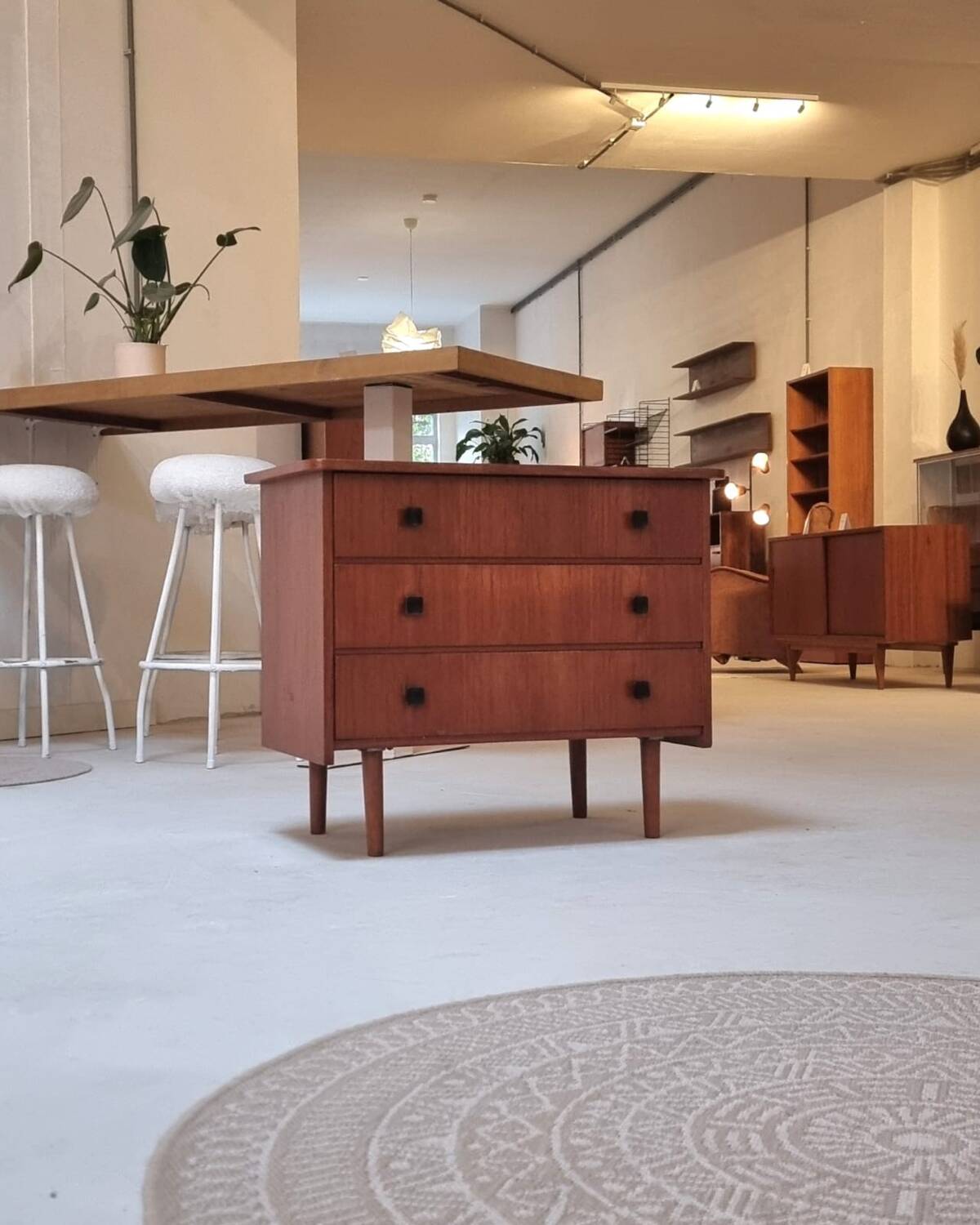 Mode à tiroirs du milieu du siècle