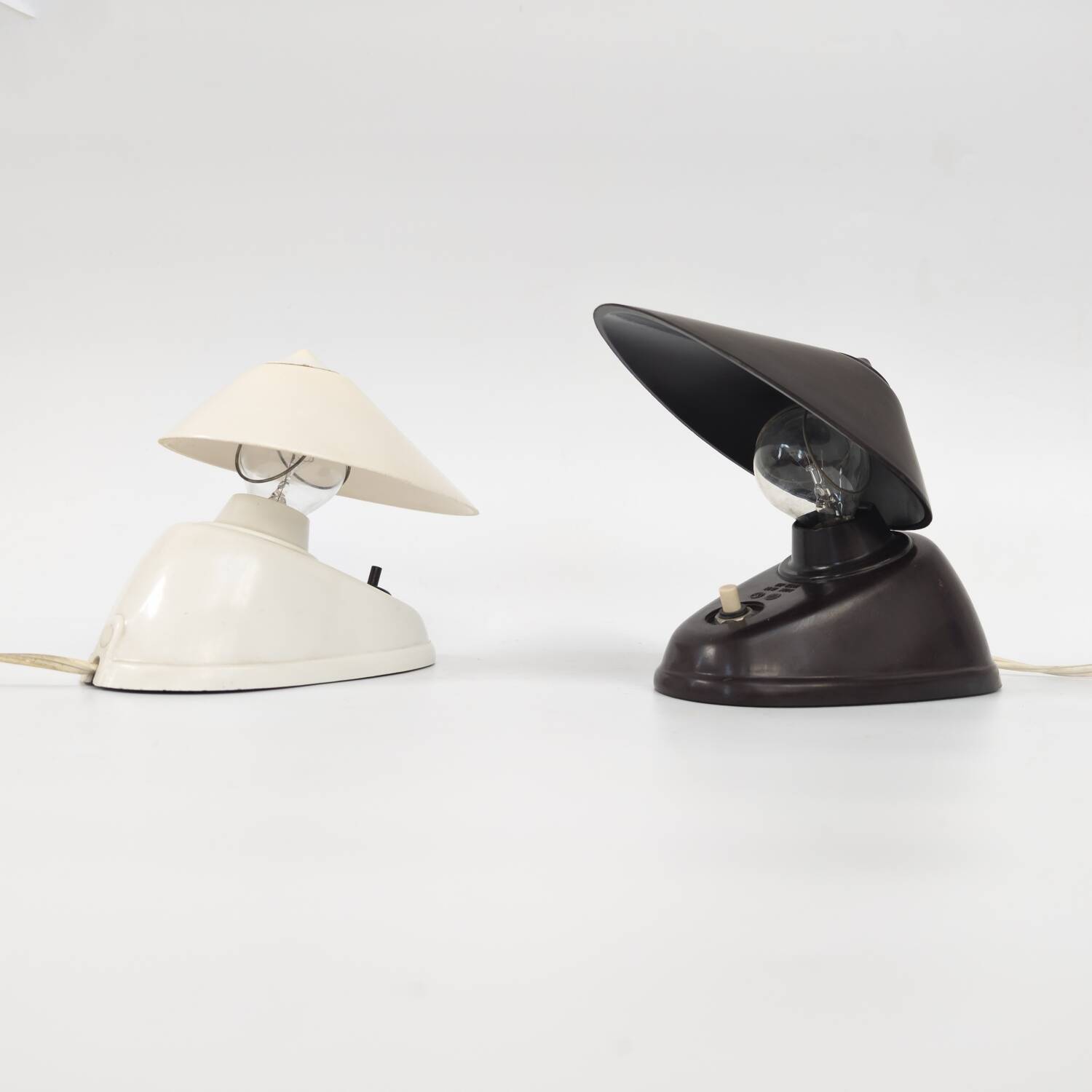 Pair of Bauhaus bakelite table or wall lights by Elektrosvit, 1950s