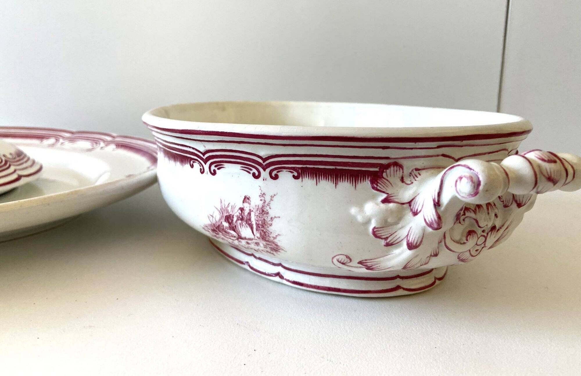Vegetable dish, Fine Earthenware, Paris, France, Pink Crests, B&Cie Barluet, Creil