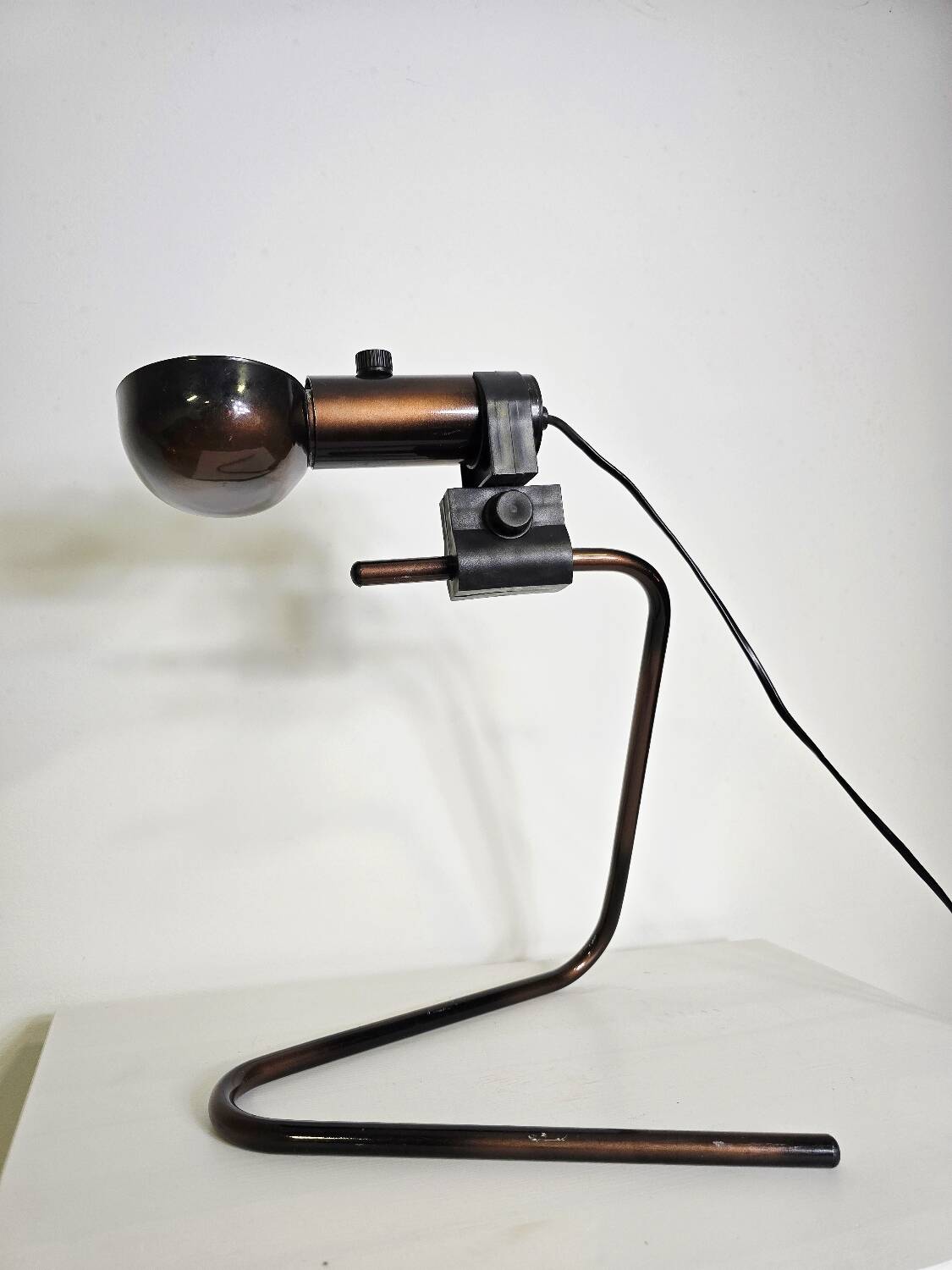 Lampe de table ajustable en bronze des années 80