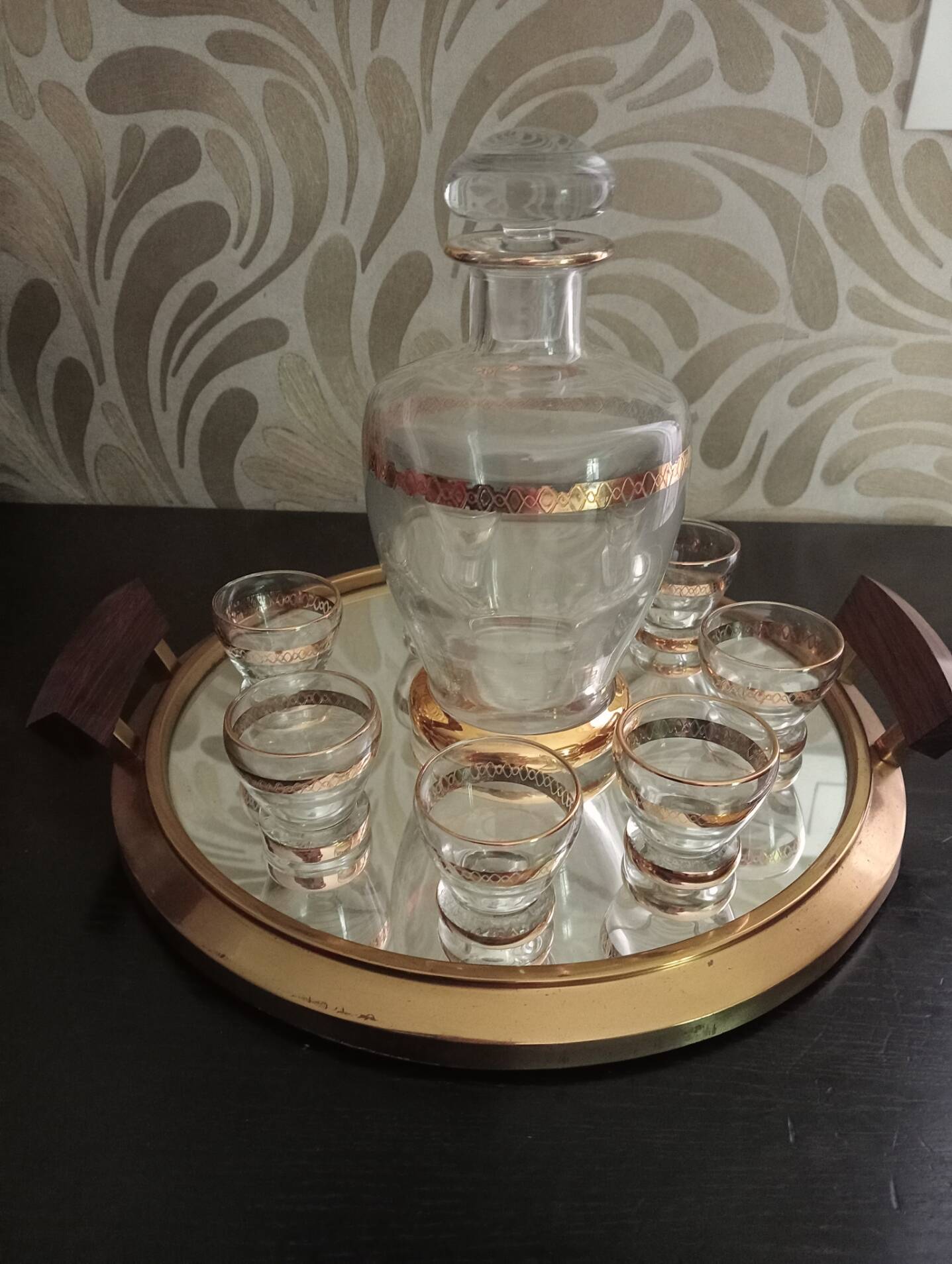 Art Deco liqueur service and its mirrored tray
