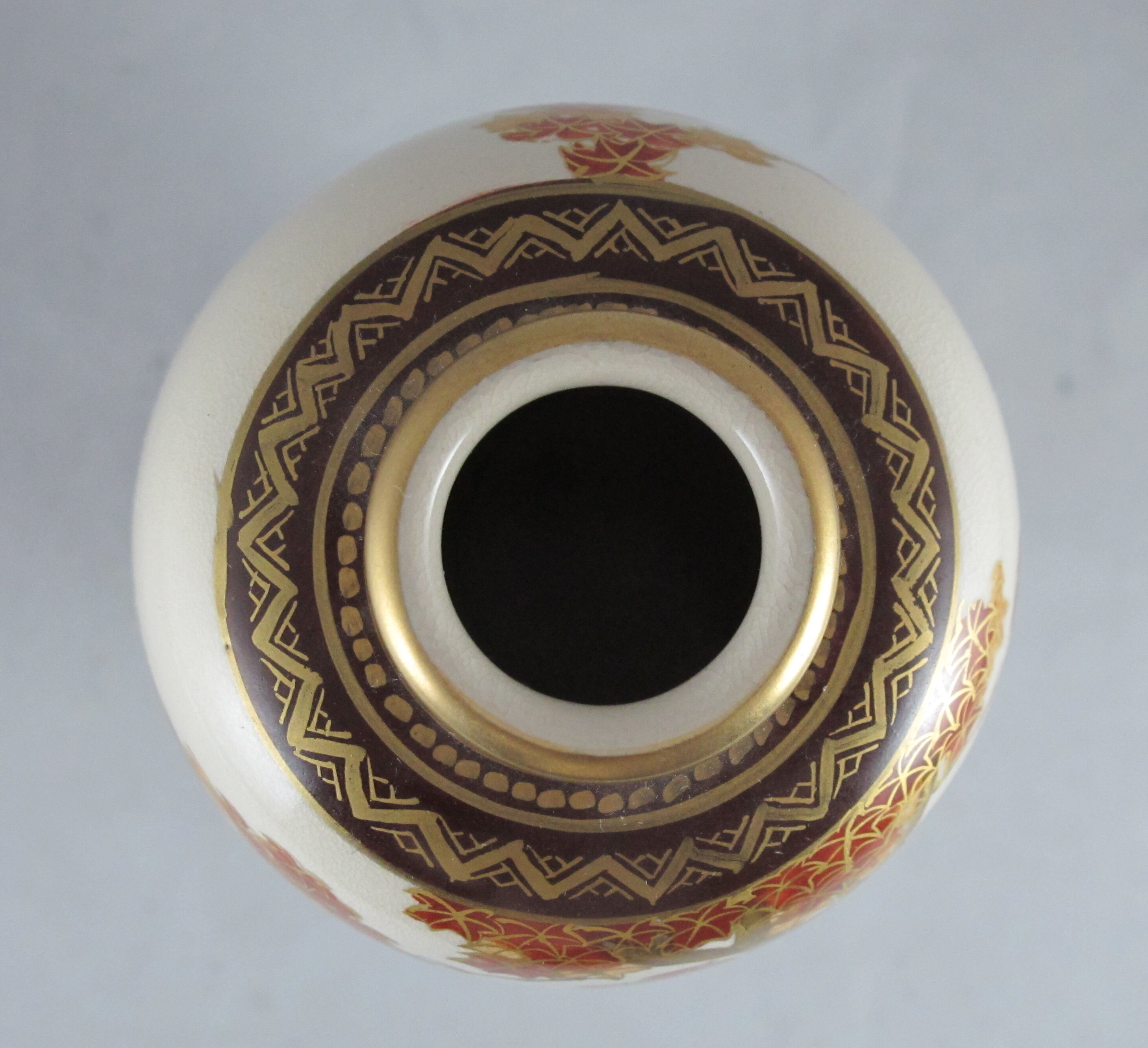 Japanese vase in Satsuma porcelain