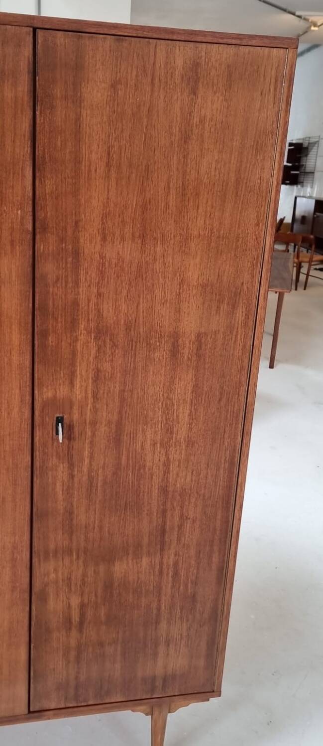 Armoire du milieu du siècle