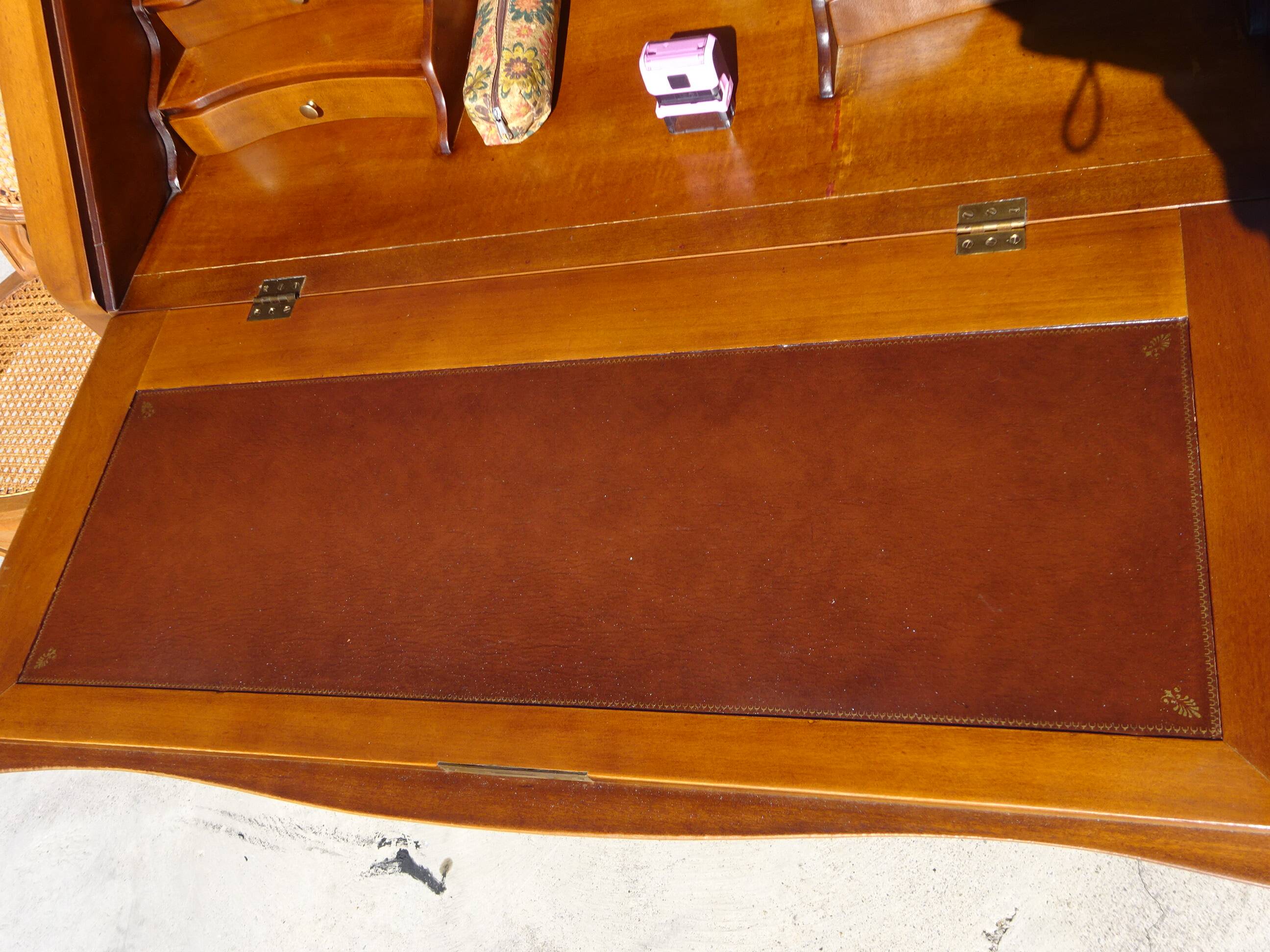 Secretary in solid cherry wood in Louis XV style.