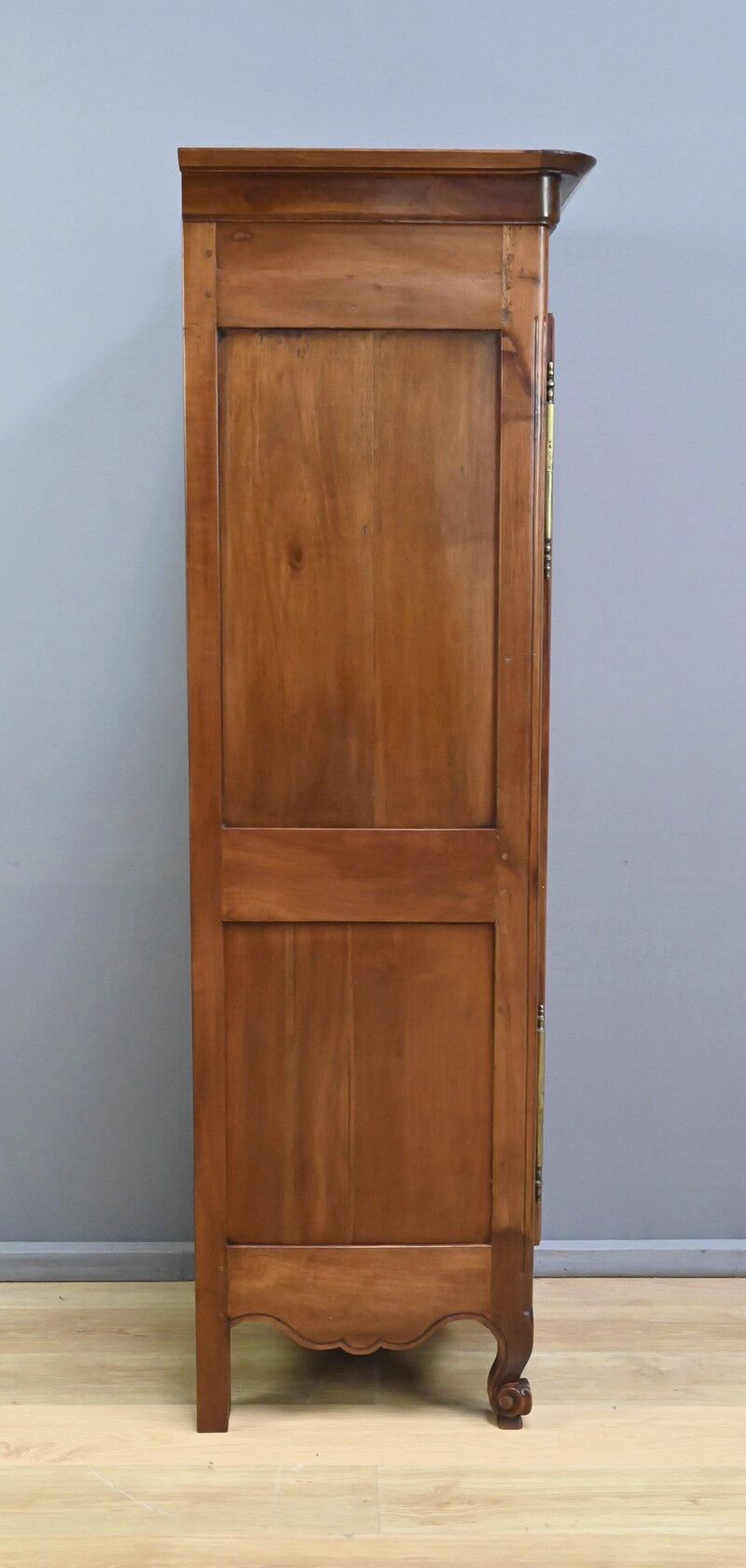 Standing man in cherry wood, Louis XV style – late 19th century