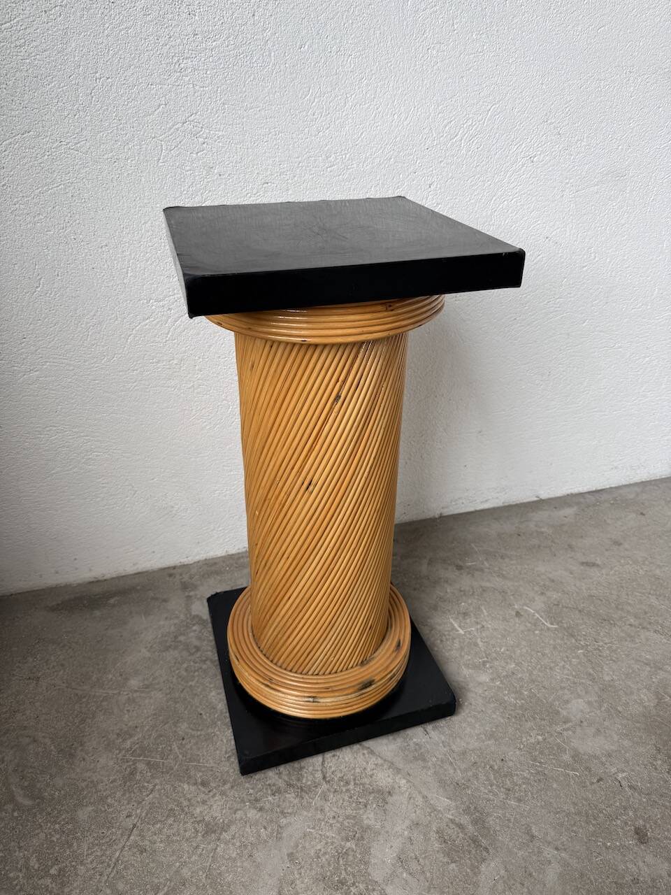 Crespi South Nursery Rattan Column