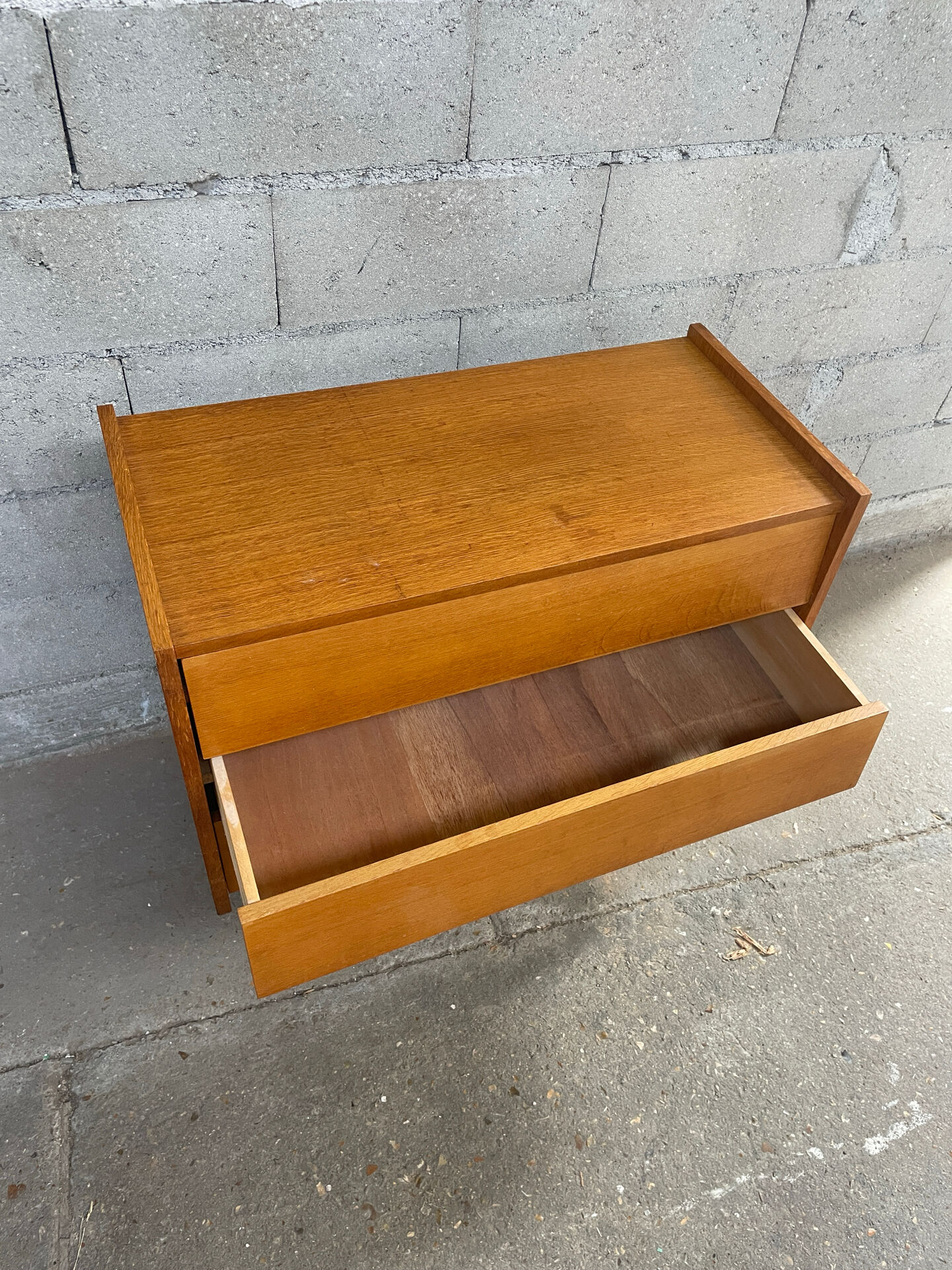 Commode vintage