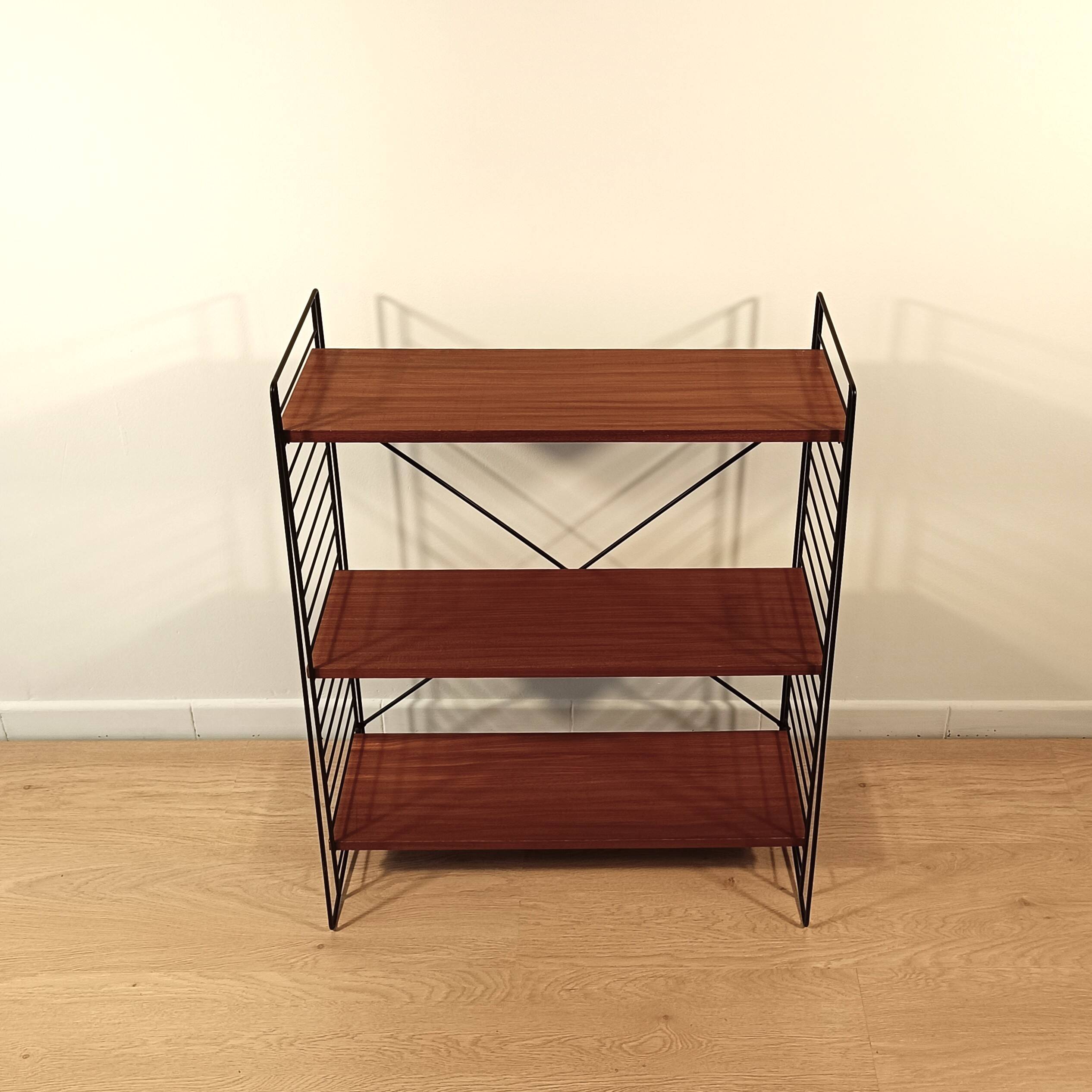 Mid century free standing rack with teak shelves by Dekker – Tomado