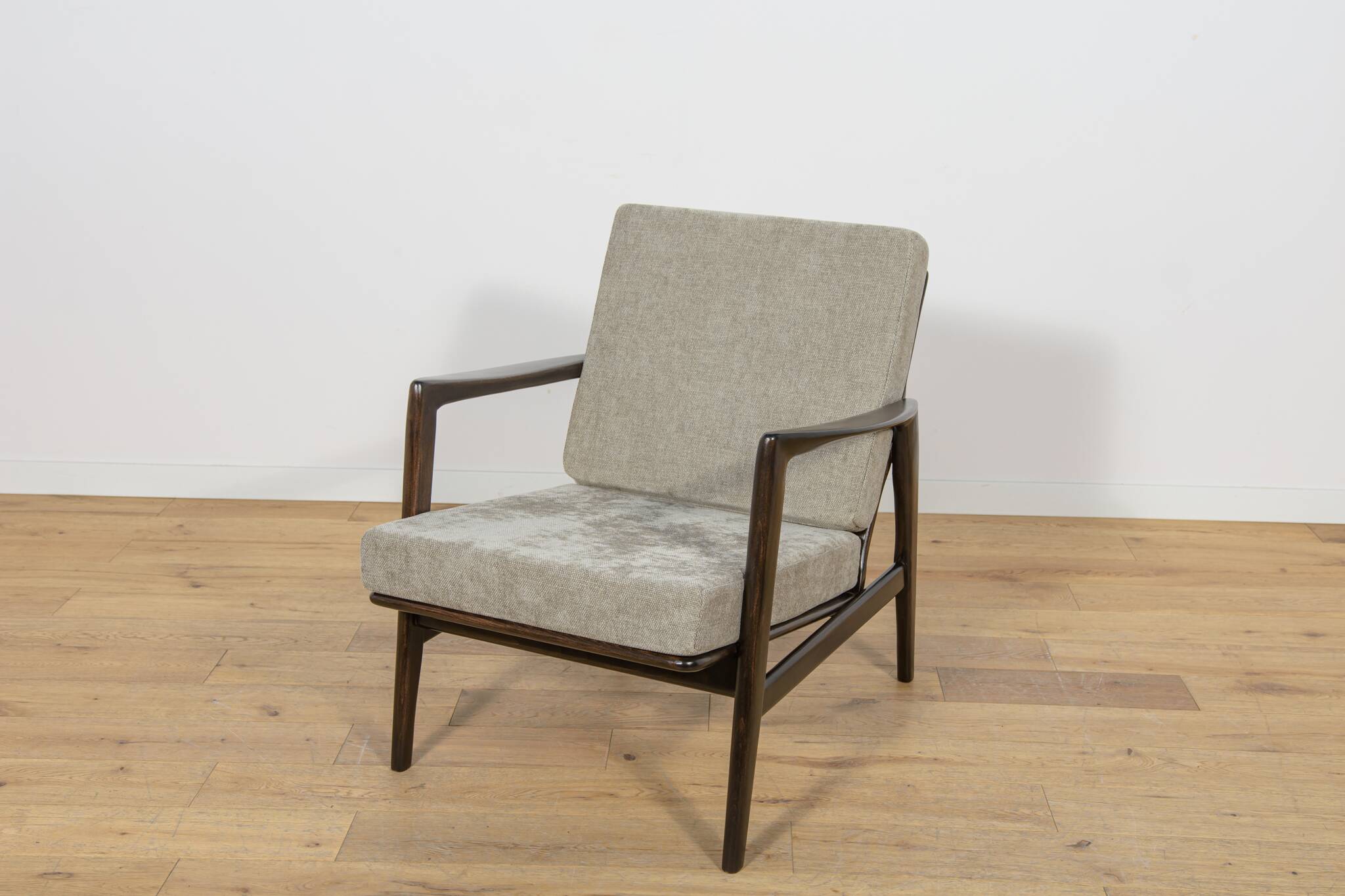 Model 300-139 Armchair from Swarzędz Factory, Poland, 1960s