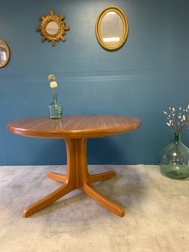 Vintage round table with extension cords