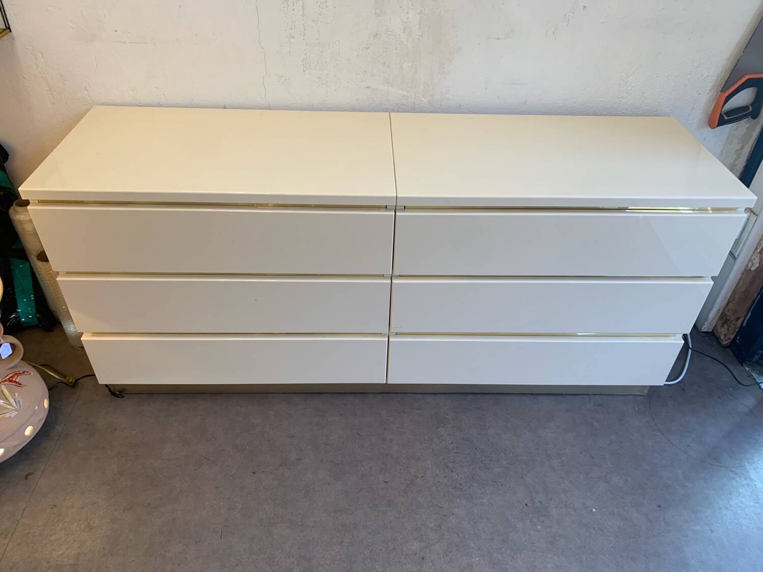 Commode double en laque beige années 80’ Eric Maville