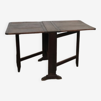 Table pliante, Gateleg, en bois massif époque 19ème Siècle.