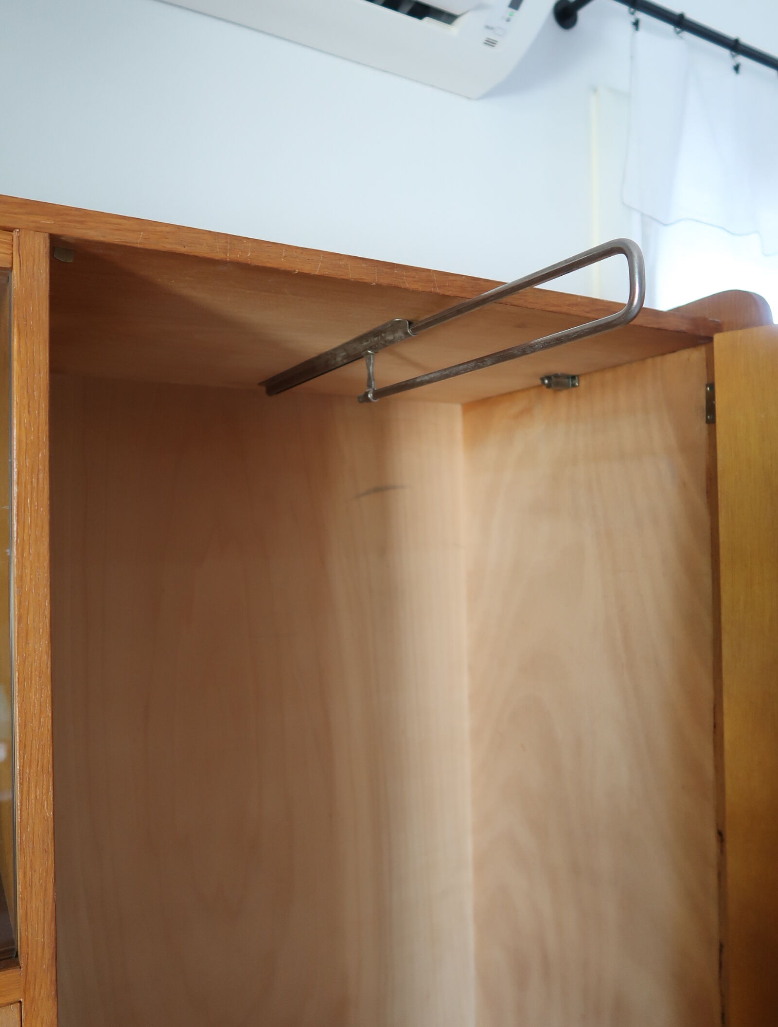 Armoire secrétaire