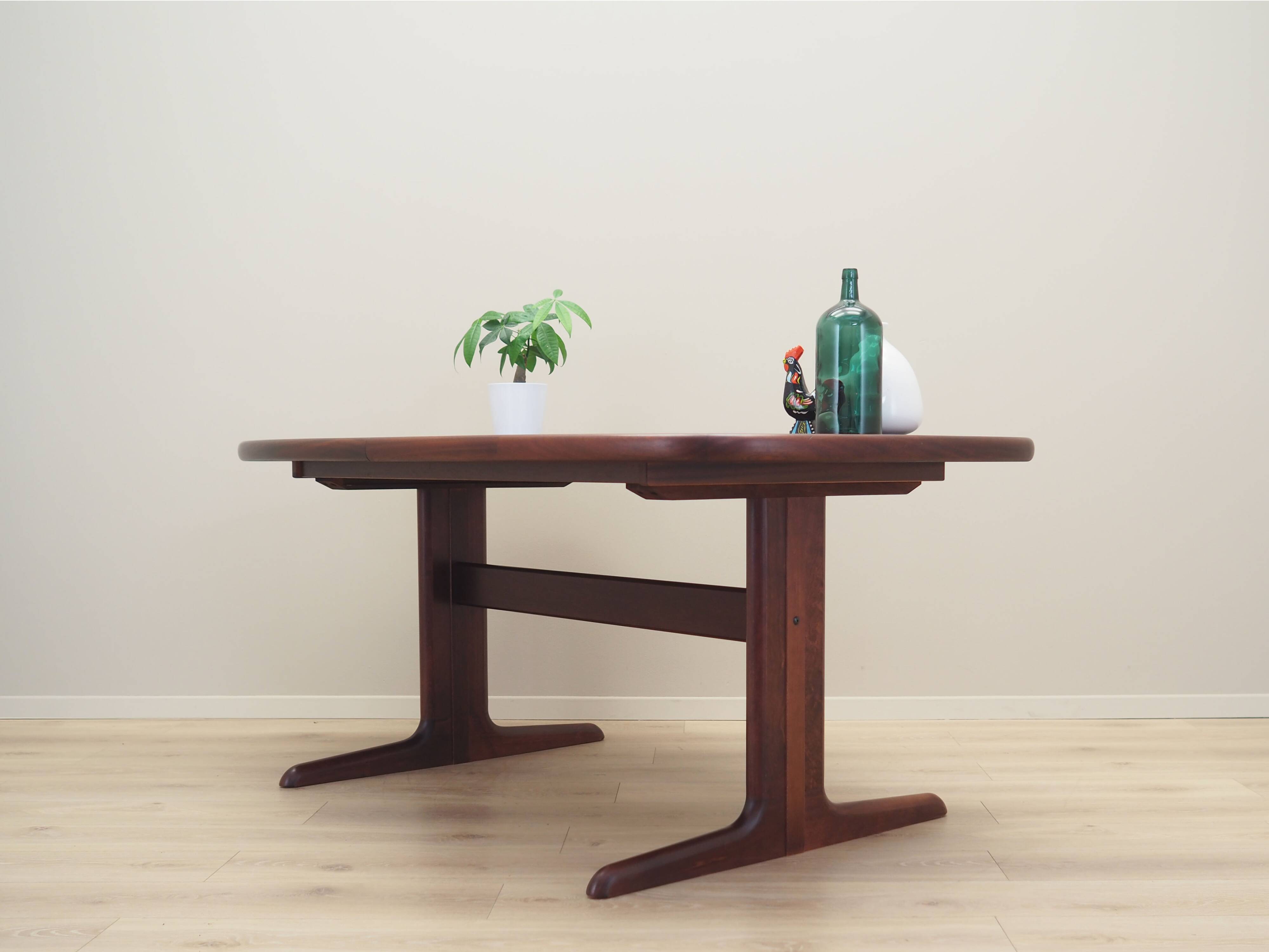 Table en acajou, design danois, années 1990, fabricant : Skovby