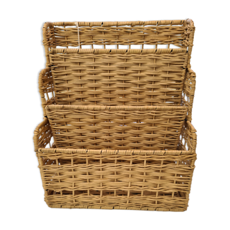 Wicker mail door