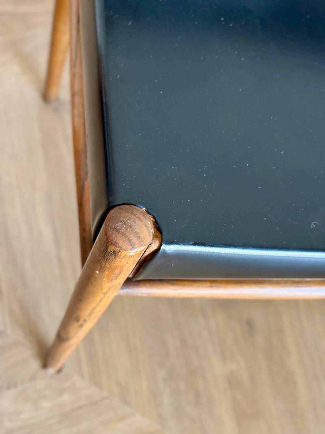 6 Scandinavian chairs