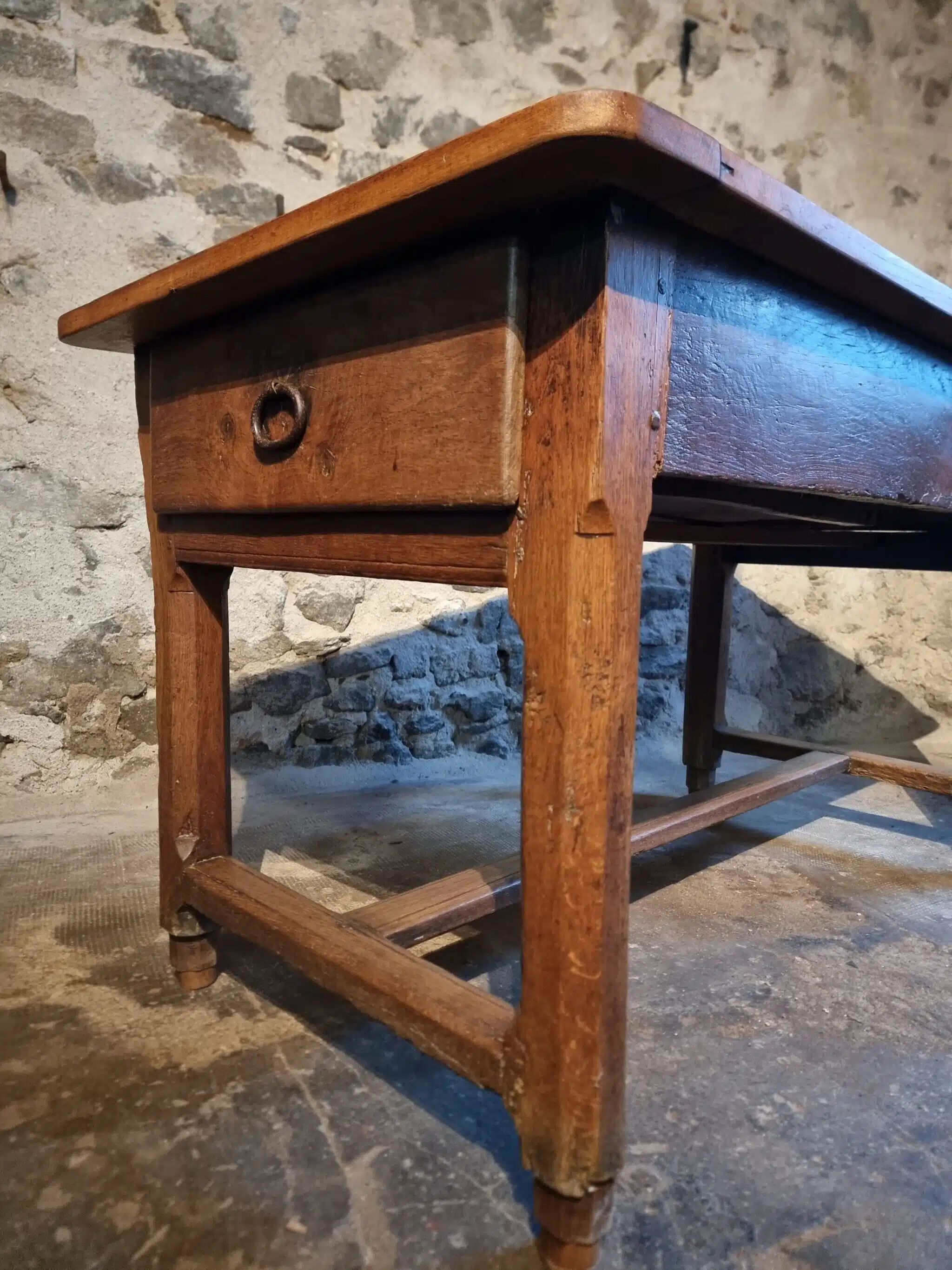 Rustic old oak table – Early 19th century
