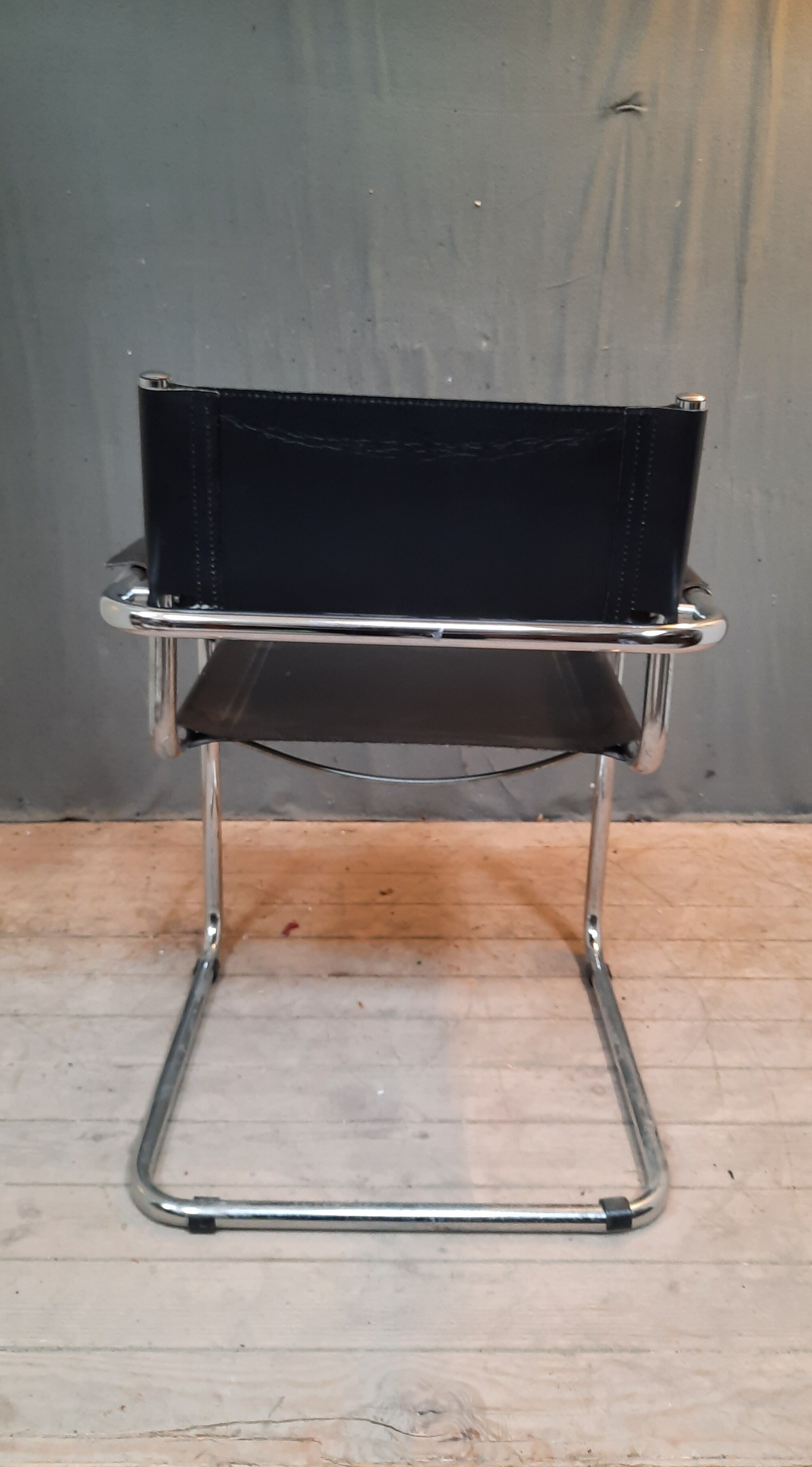 Series of 6 chairs