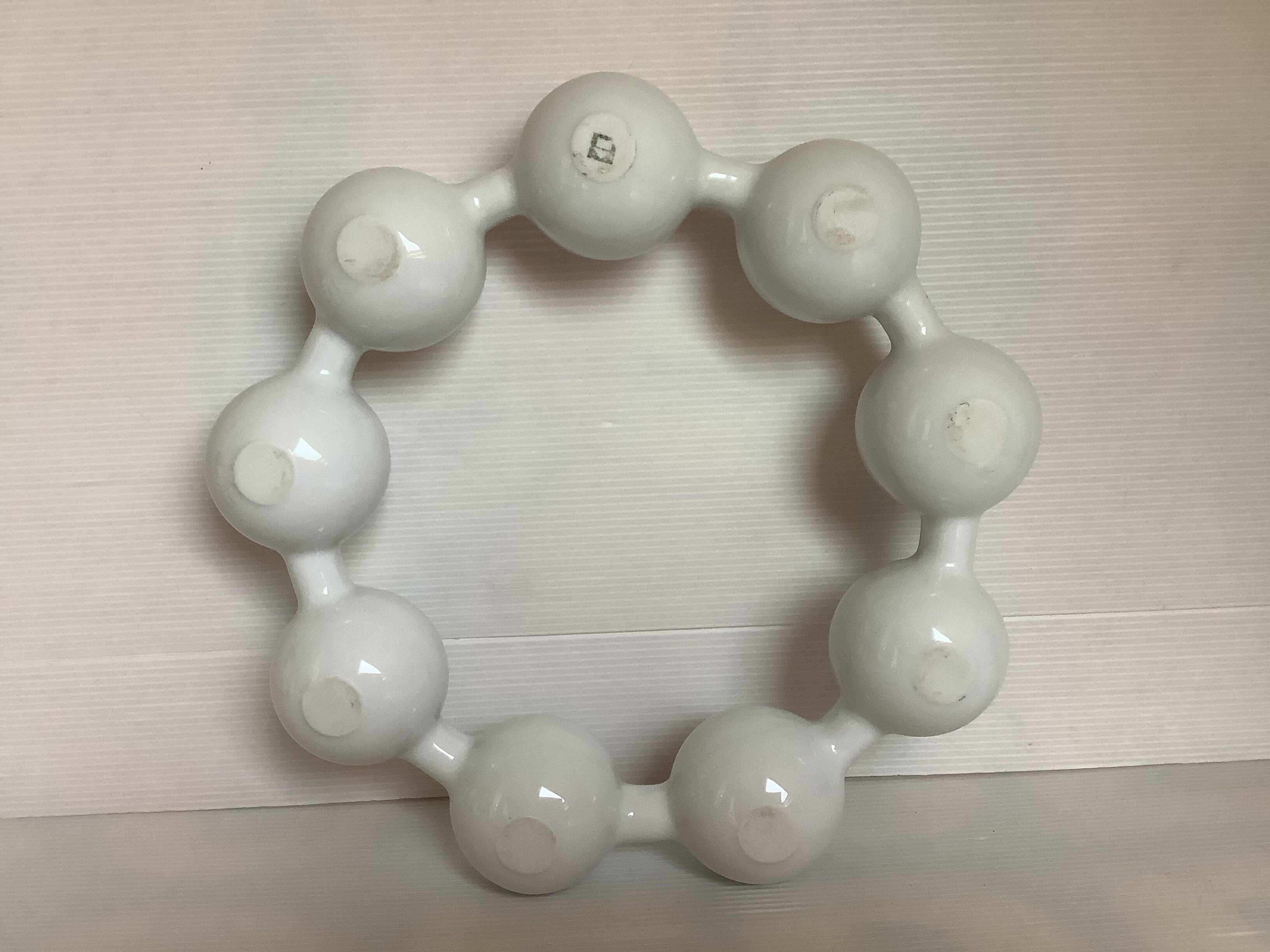 Pique flowers crown white ceramic