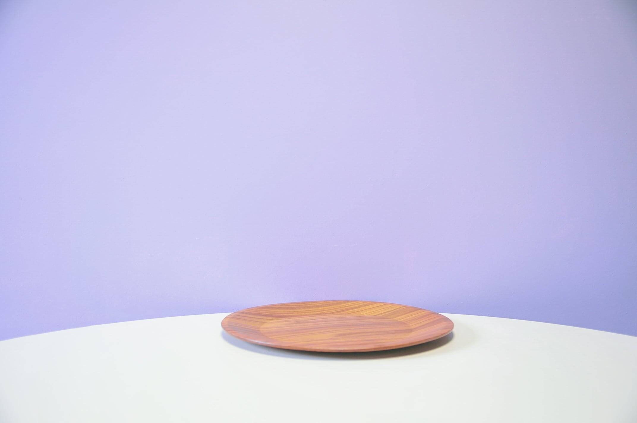 Assiette de service en teck vintage