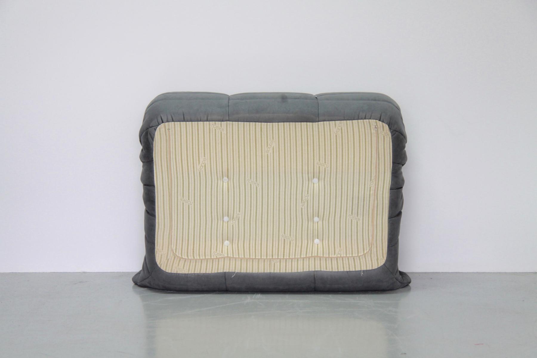 Set de canapés Togo en microfibre gris dessiné par Michel Ducaroy 1973