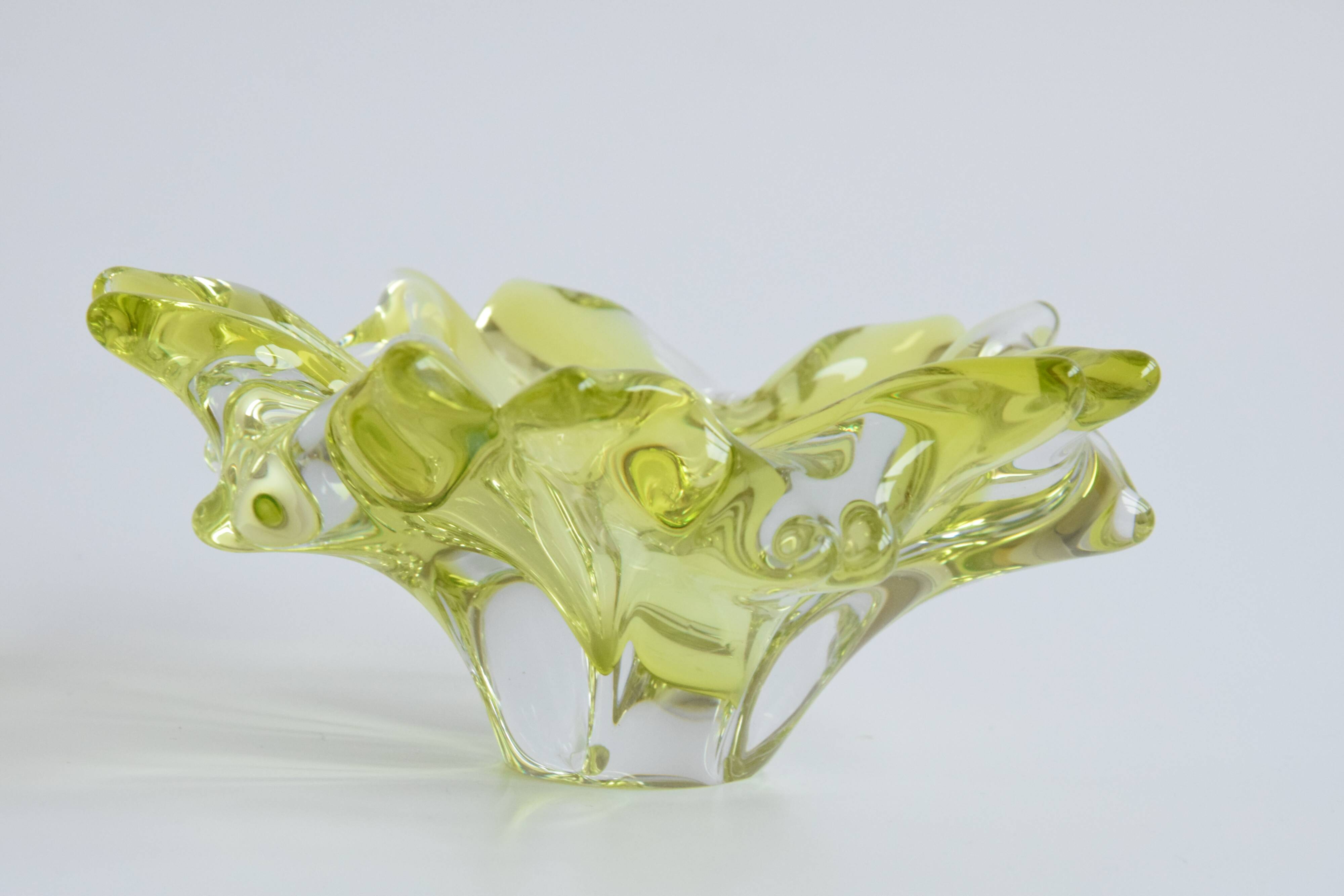 Jaroslav Taraba Art Glass Ashtray Bowl, Lednické Rovné Czechoslovakia