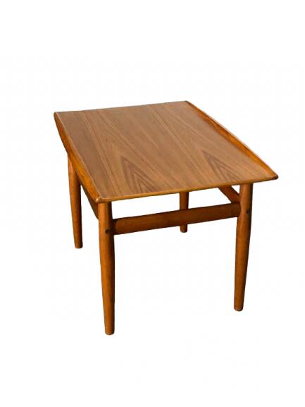 Danish teak coffee table by Grete Jalk, Møbelfabrik, 1960. Rare model