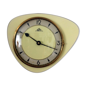 Horloge gm formica jaune