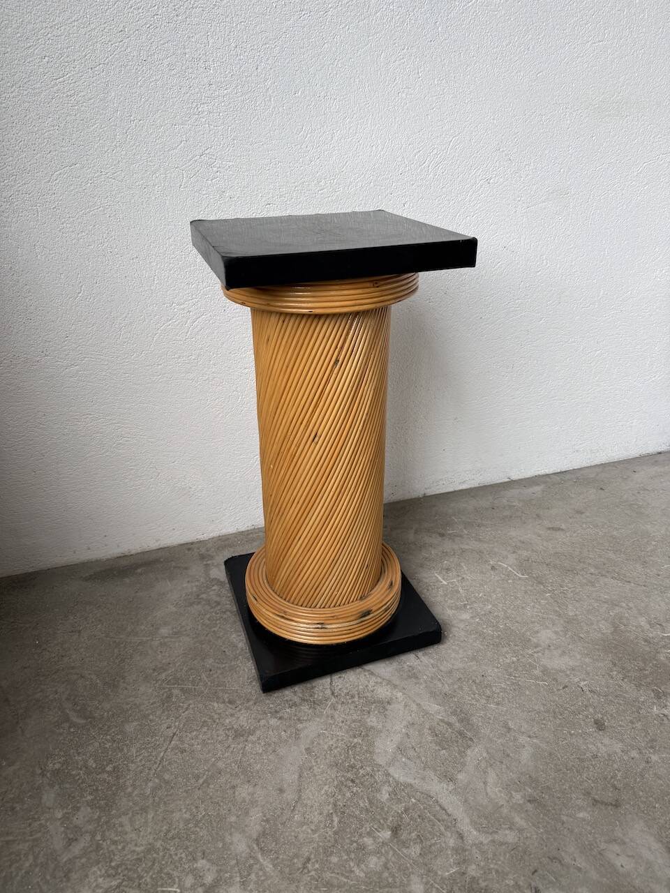 Crespi South Nursery Rattan Column