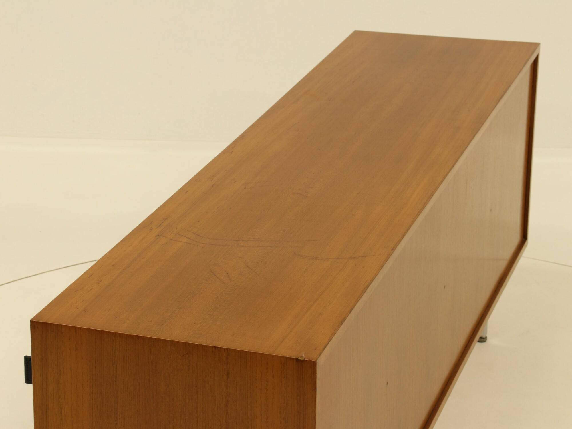 Buffet de style Mid-Century signé Florence Knoll pour Knoll International