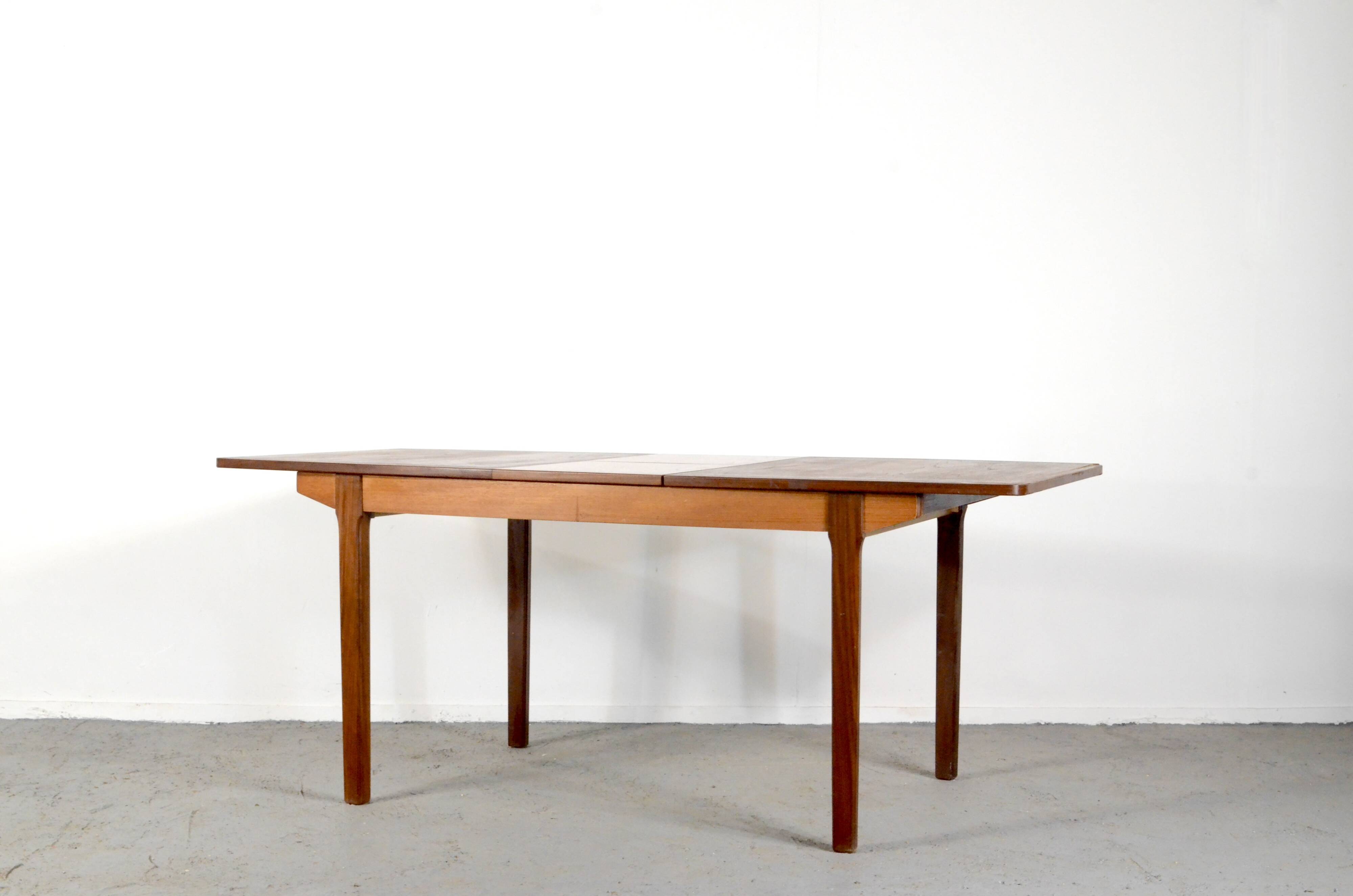 Table extensible Nathan du milieu du siècle en superbe teck. Moderne/Rétro/Danois