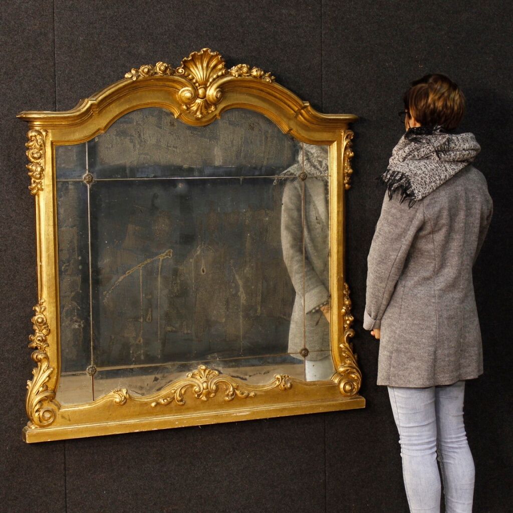 Italian gilded mirror made of wood and plaster 119x117cm